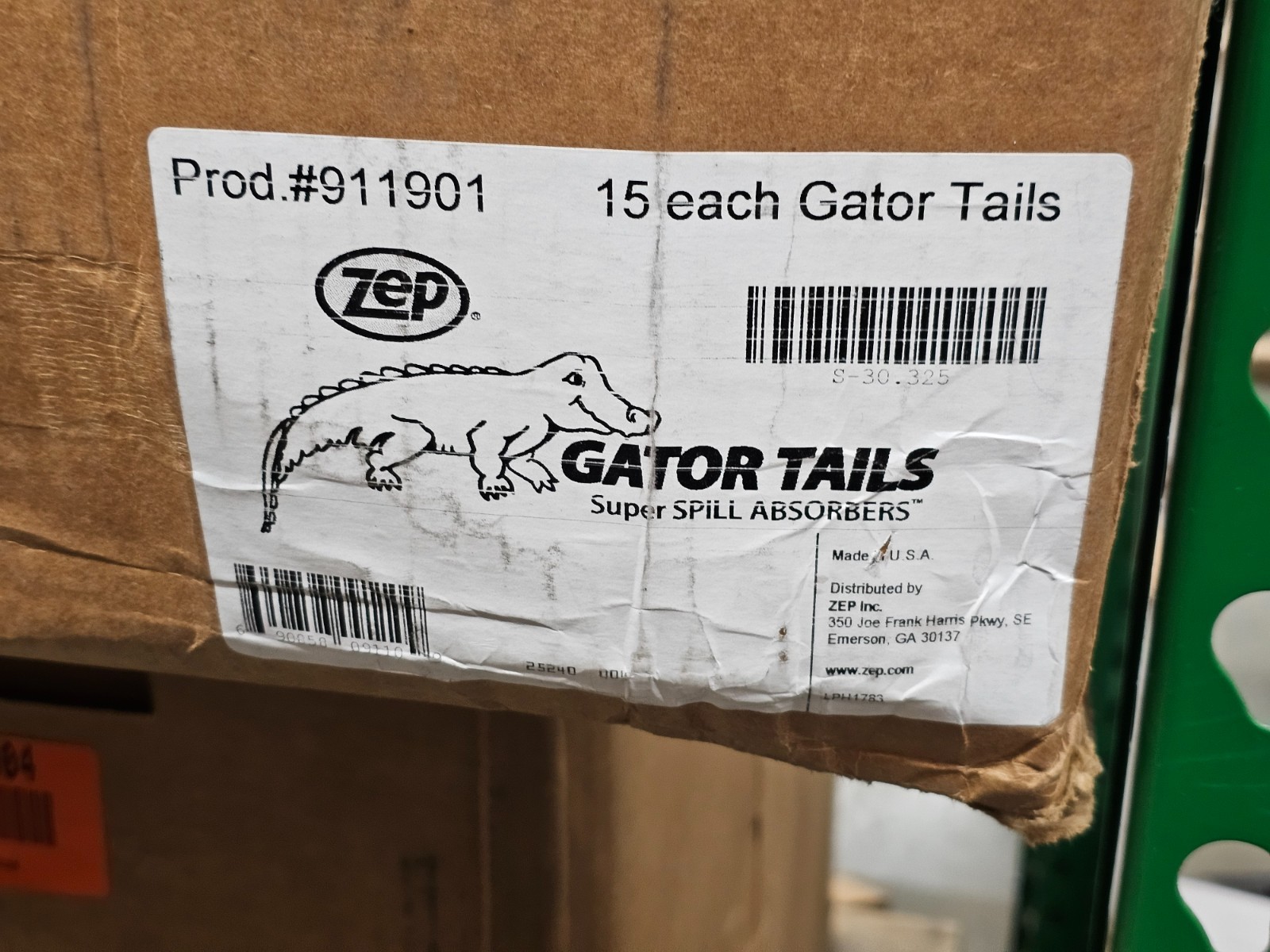 (QTY 15) Zep 911901 Heavy-Duty Gator Tails 36″ L x 4″ Diam, Universal Absorbent