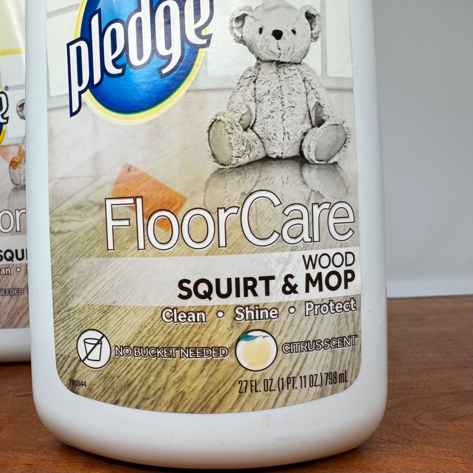 New Pledge FloorCare Wood Squirt & Mop Clean Shine Protect Citrus 27oz 2-Pack
