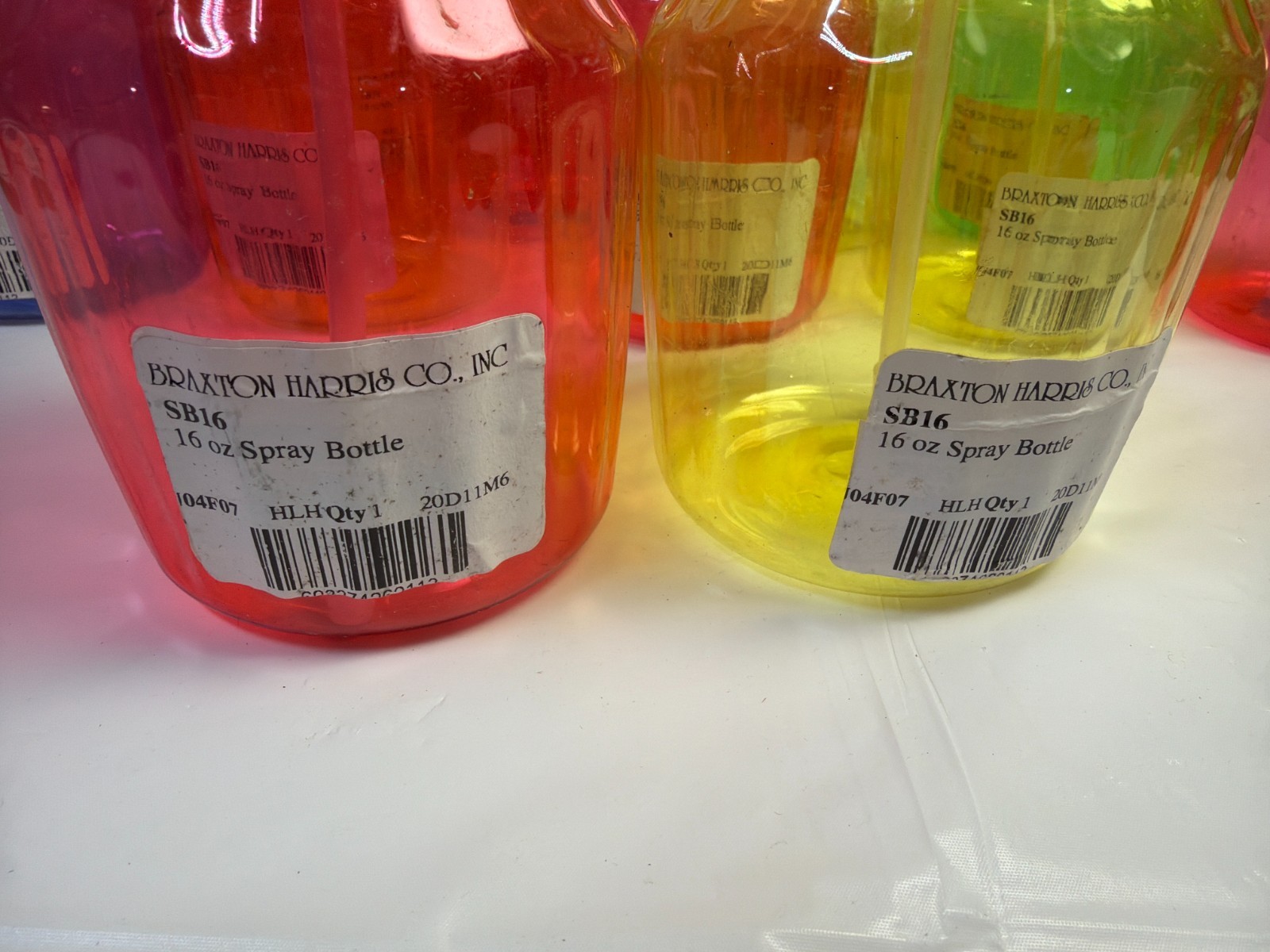 Lot of 11 Braxton Harris SB16 16 oz Spray Bottles Color Plastic Unused