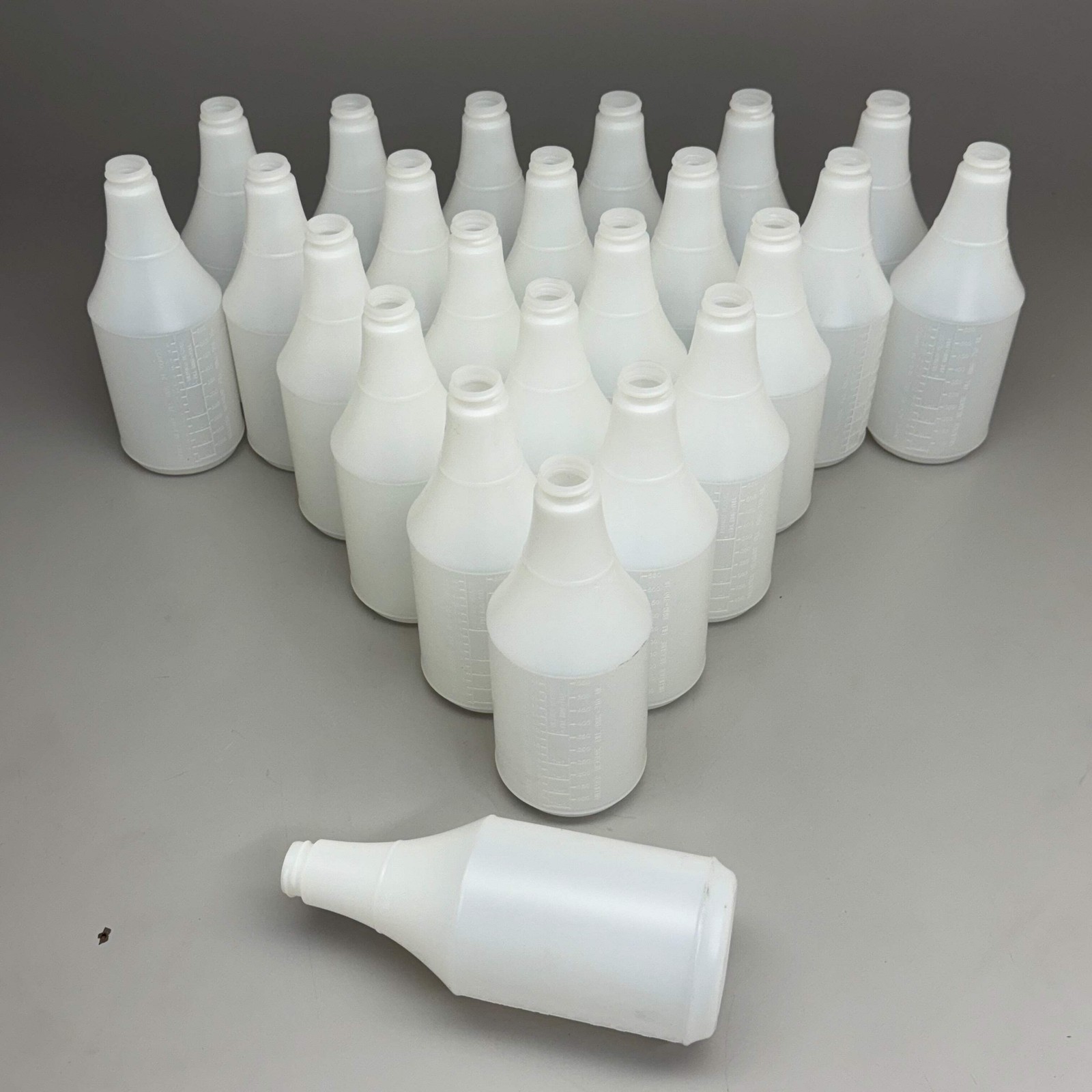 24PK Plastic Spray Bottle 24oz 8.25″ White