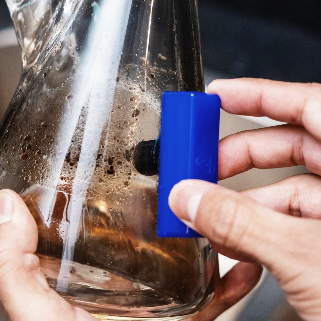 illadelph x BoroBuddy Magnetic Cleaner (Scrubber for Glass, Water Bottles,Pipes)