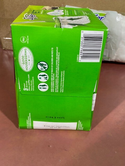 Swiffer Sweeper Heavy Duty Pet Dry Refills, Febreze Odor Defense, 24 Ct Dry Pads