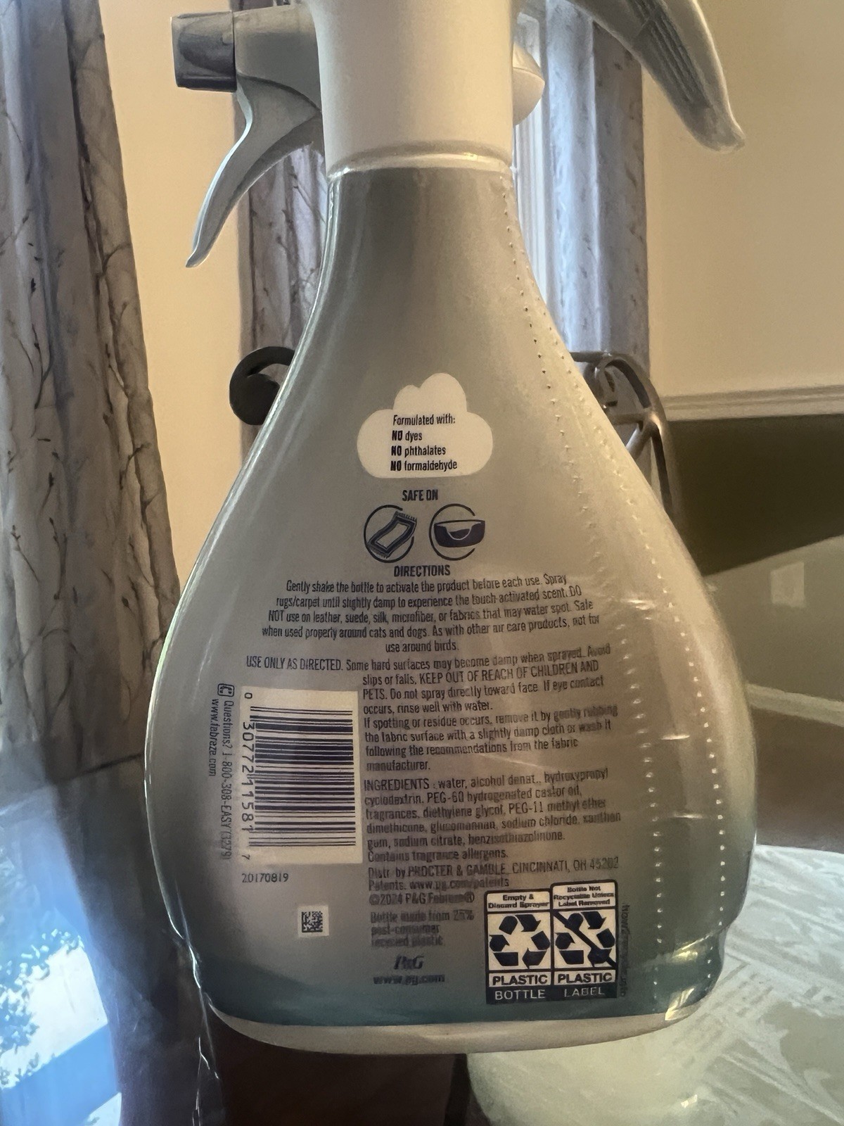 Pack Of 2 Febreze Carpet Long Lasting Scent Booster Crisp Cotton, 16.9 oz/500 mL
