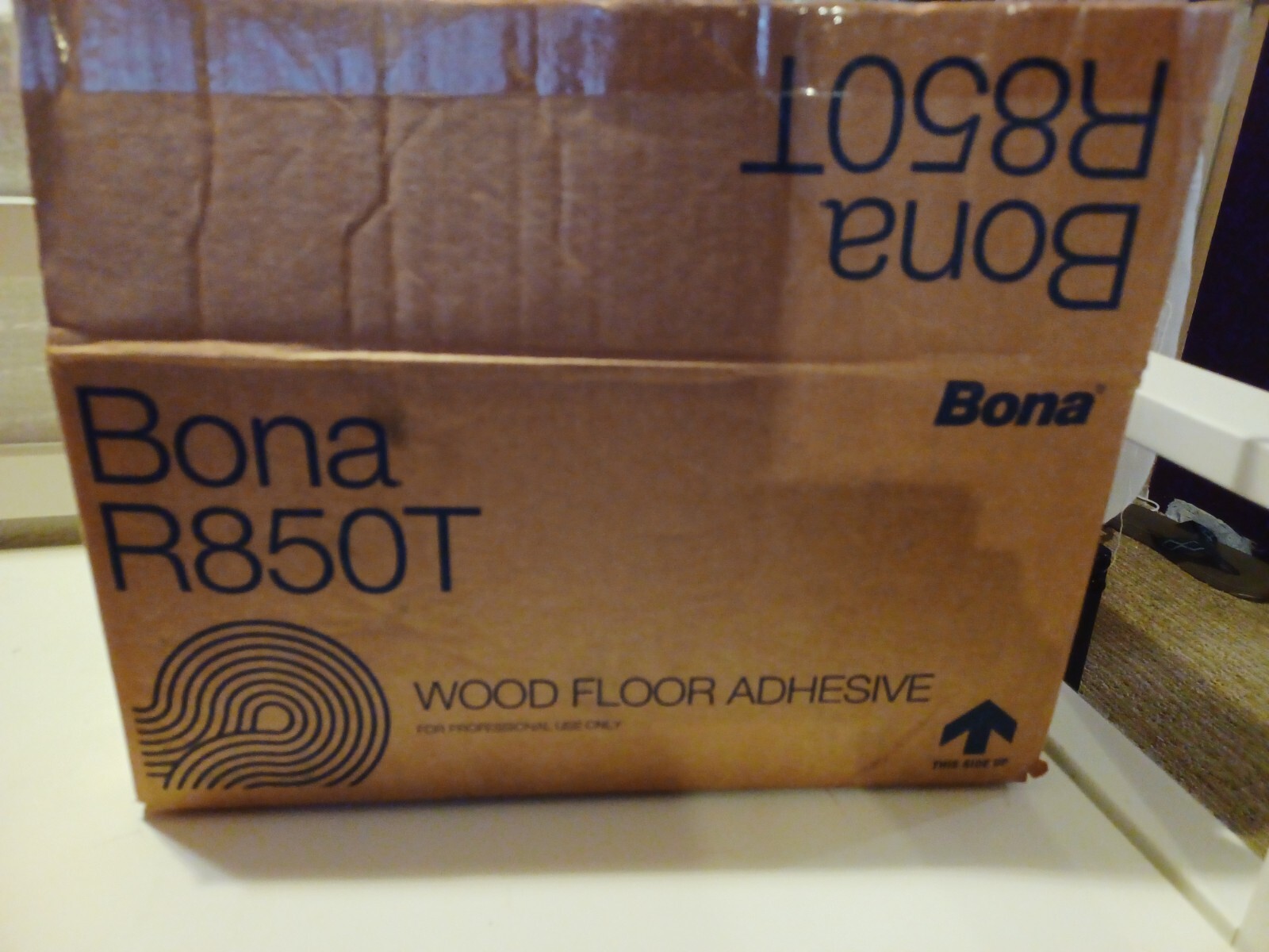 Bona R850T Wood Floor Adhesive 20.3 oz. (600 ml) applicator tip for each roll