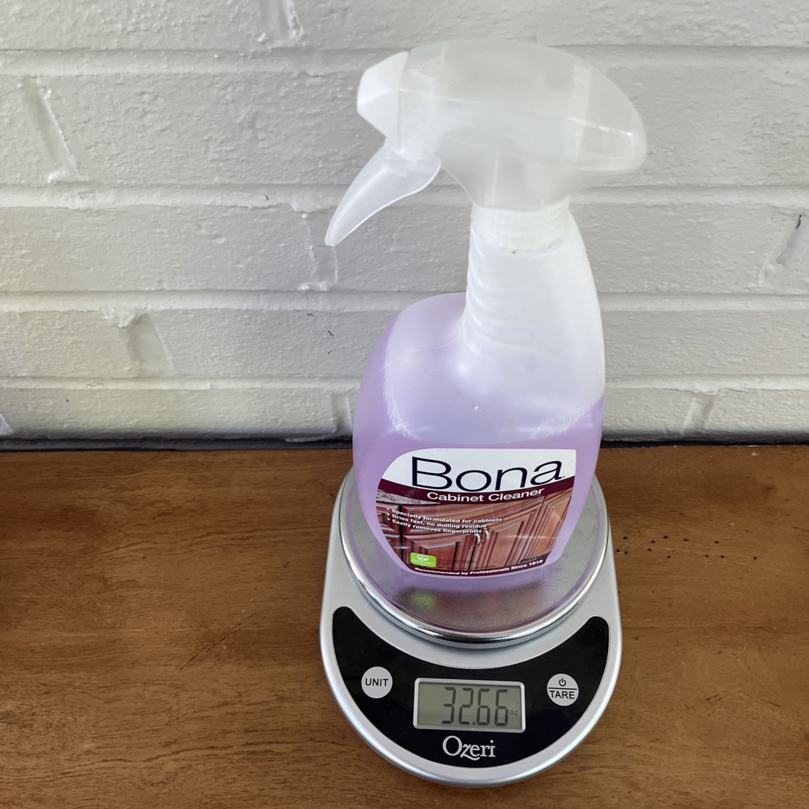 Bona Cabinet Cleaner 32 oz Residue-Free Non-Toxic Biodegradable Spray Bottle 90%