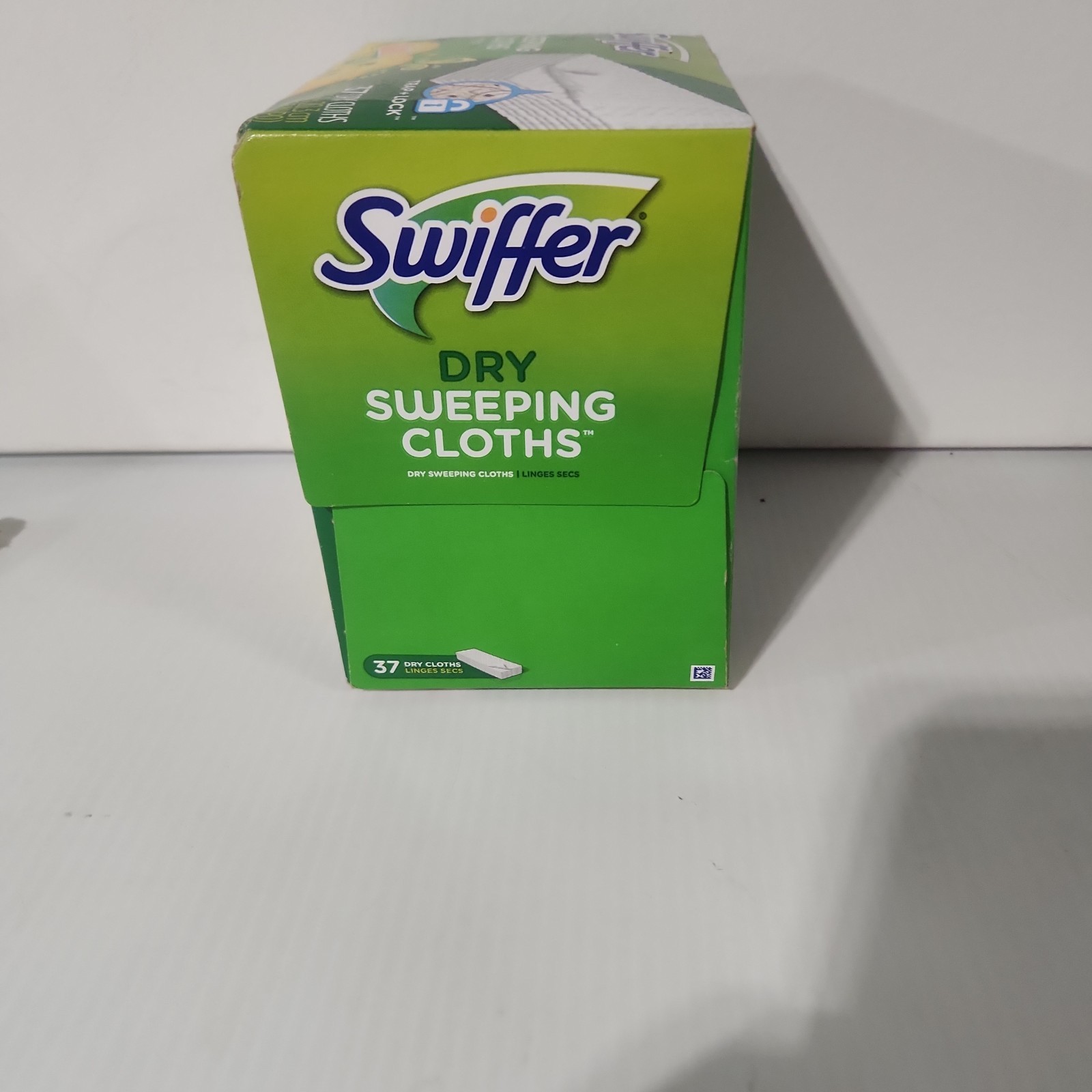 Box of 37 Swiffer Dry Sweeping Cloths – Gain Scented – 8.0″ x 10.4″ – NEW
