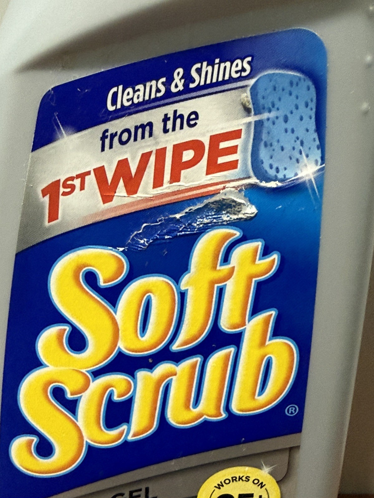 Soft Scrub Multi Surface Cleaner + Polish. Stainless/ Cooktops.DAMAGE LABEL.