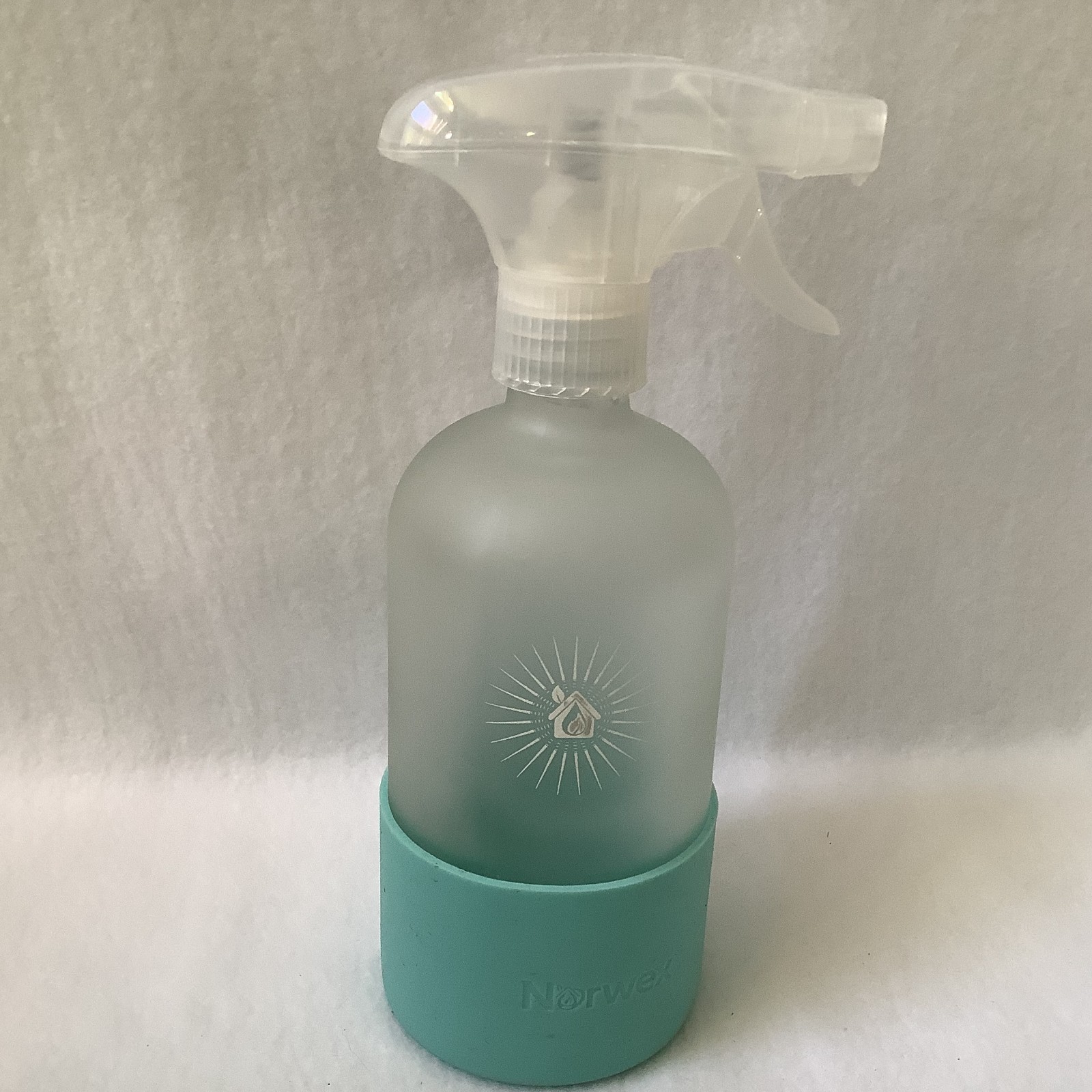 NORWEX FOREVER GLASS BOTTLE SPRAYER- SEA MIST SLEEVE-NEW IN BOX