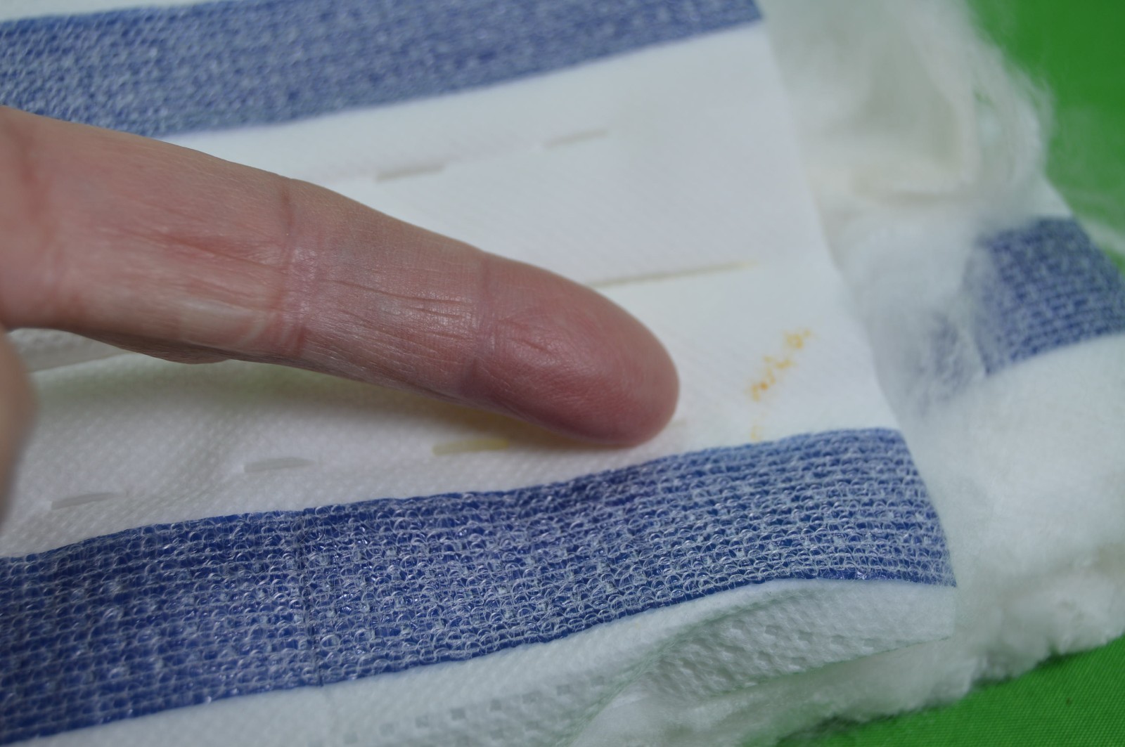 BONA Disposable Dusting Cloths 5 CT, Material Has Some Discoloration,B