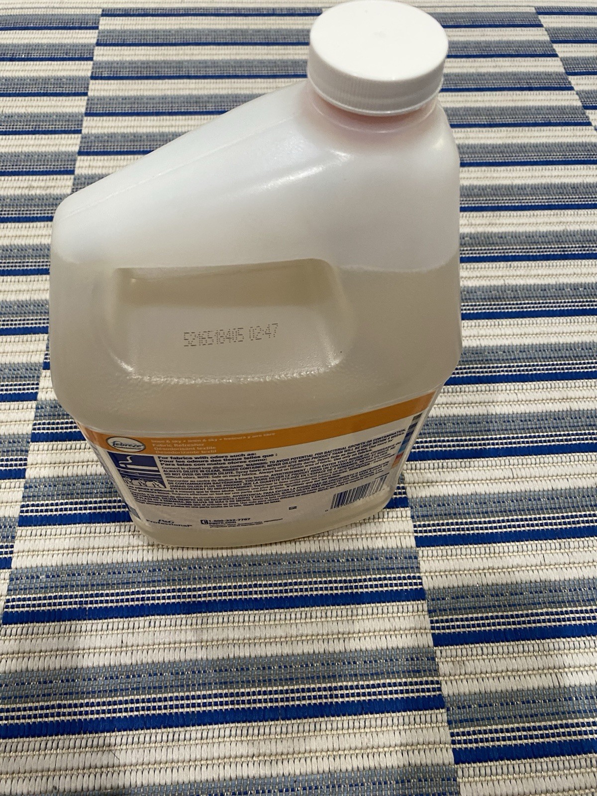 Febreze Fabric Refresher Concentrate 8-20 3.78L / 1 gal