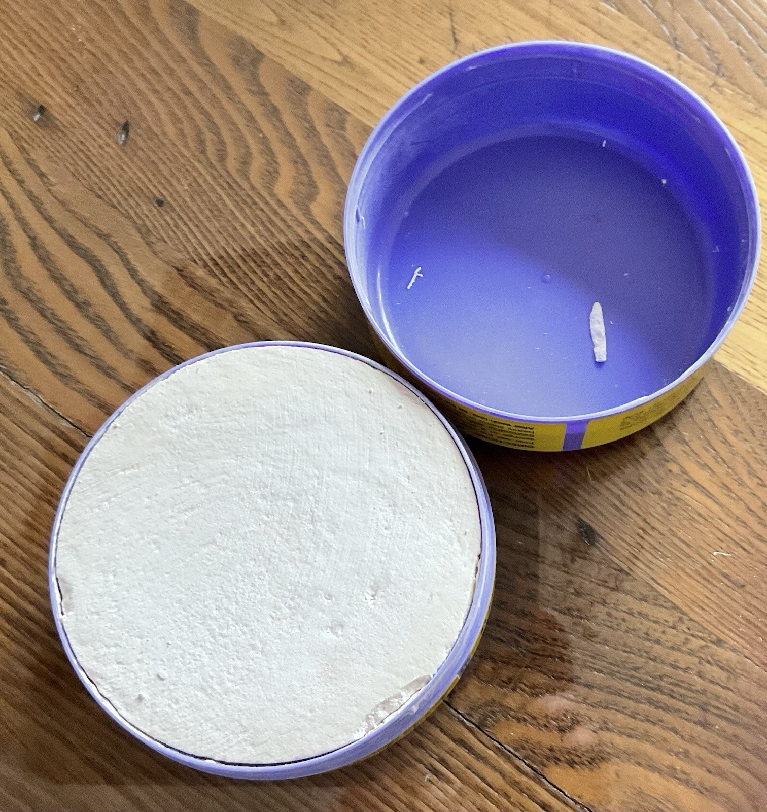 NEW Earth Brite Clay-Based All-Purpose Cleaning Kit Two Tubs 10.5 oz. Two Scents