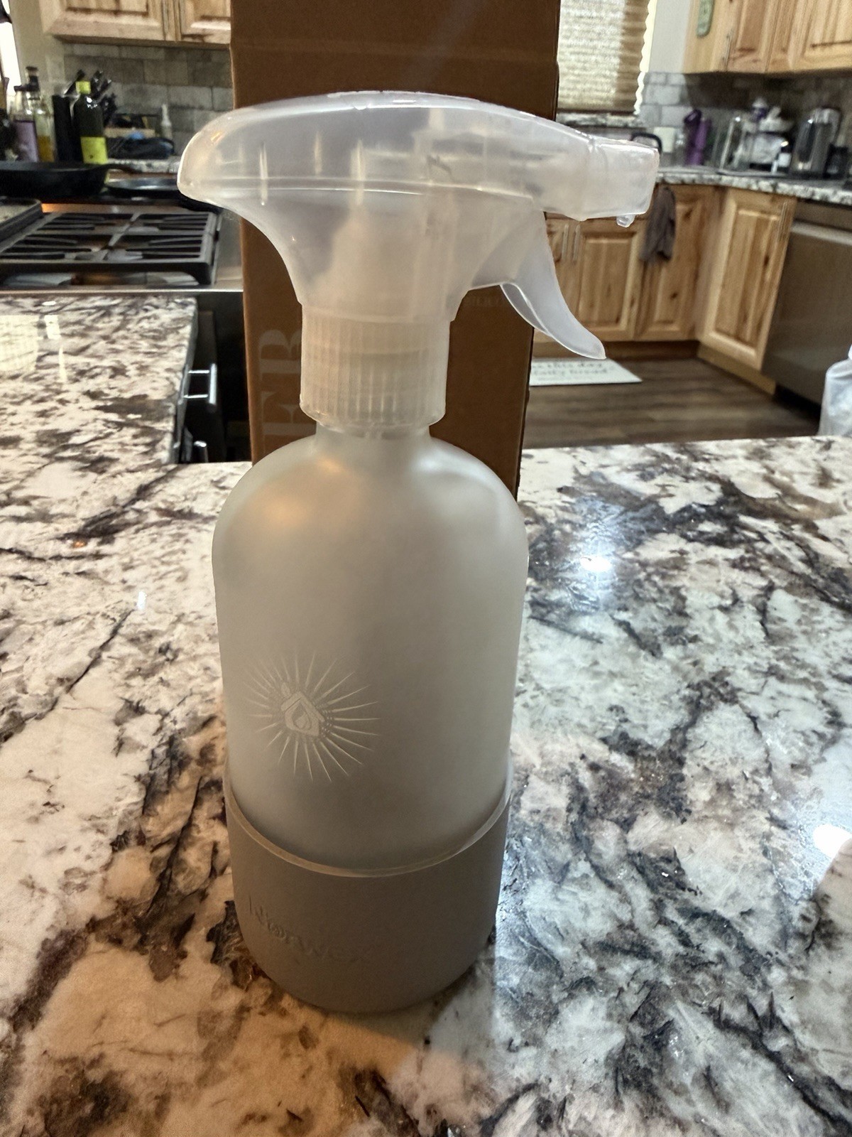 Norwex Forever Bottle Glass Spray Bottle Sprayer w/ Silicone Sleeve 16 fl oz
