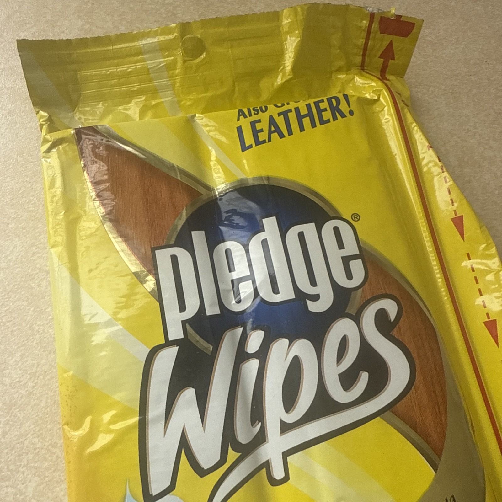 Pledge Expert Care Wood Wipes Shines And Protects Lemon Also Leather