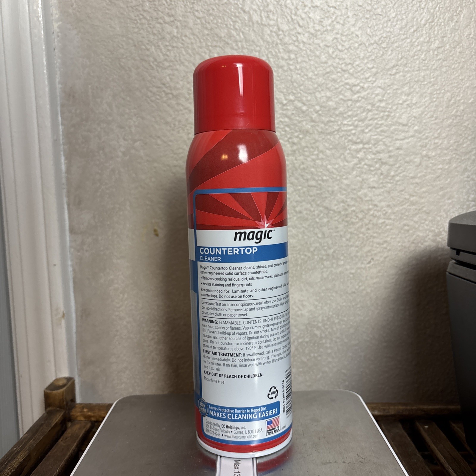 Magic Countertop Cleaner 17 oz Aerosol Spray Can Discontinued Red/Blue Bottle