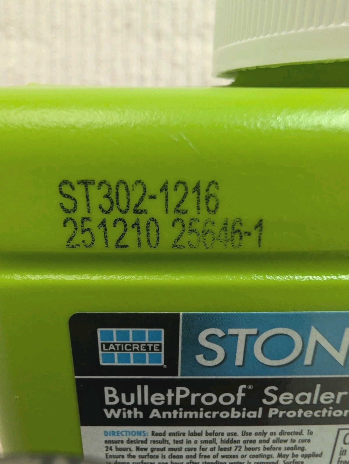 Laticrete Stonetech Bulletproof Sealer – Stone Counter 16 Oz / 1 Pint Sealed