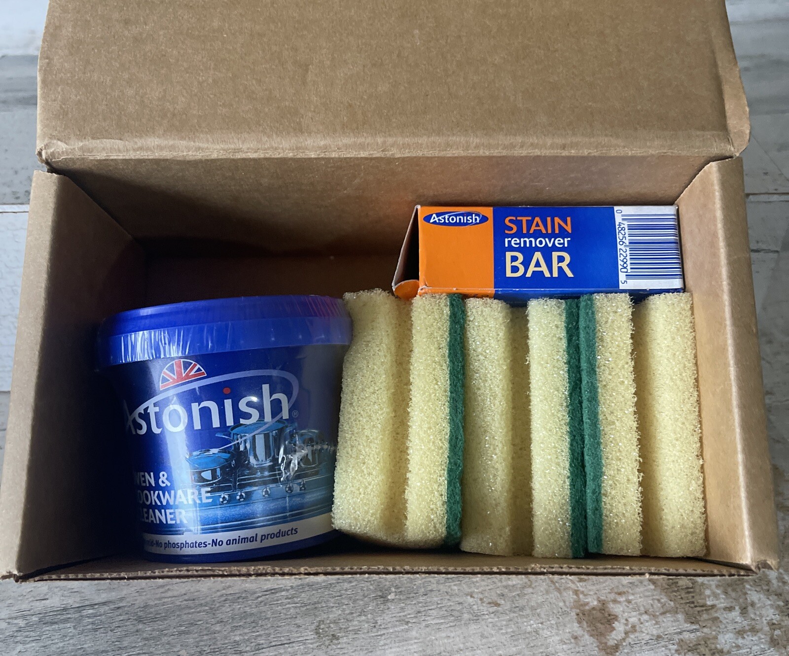 New Astonish Oven And Cookware Cleaner 17oz +Stain Remover Bar + Scrubber Set