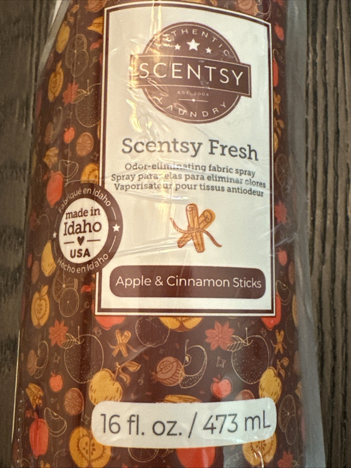 Scentsy Fresh Odor Eliminating Fabric Spray Apple & Cinnamon Sticks 16 fl oz