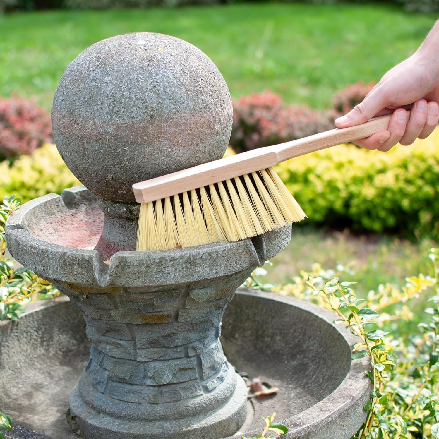 Flexible and Reliable 14.2” Dusting Brush – Ideal for Home and Professional Use
