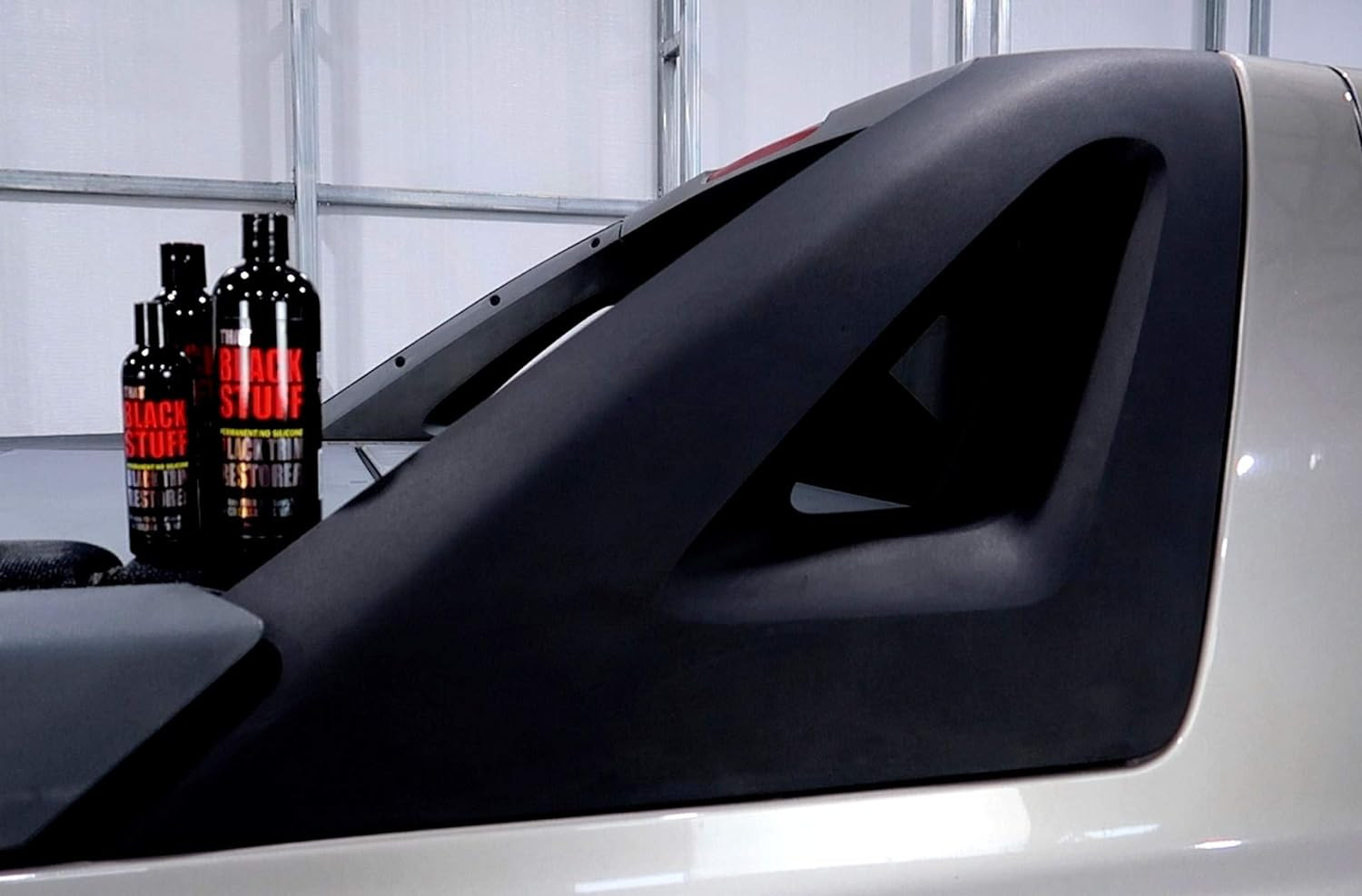 Black Plastic Restorer – Instantly Restore Your Faded or Damaged Black Plastic T