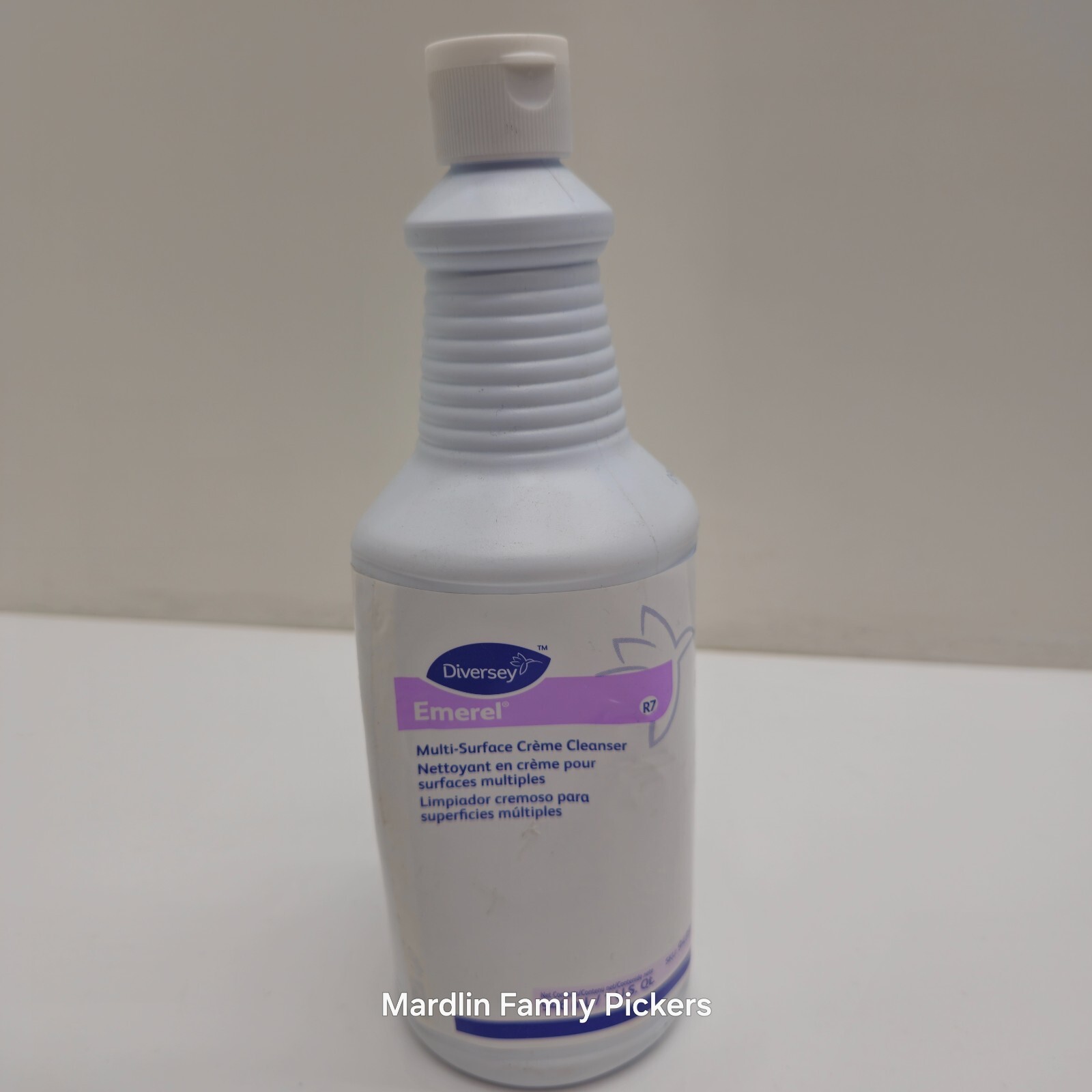 New Diversey Emerel R7 Multi-Surface Creme Cleanser 1 Quart (946 mL) V2