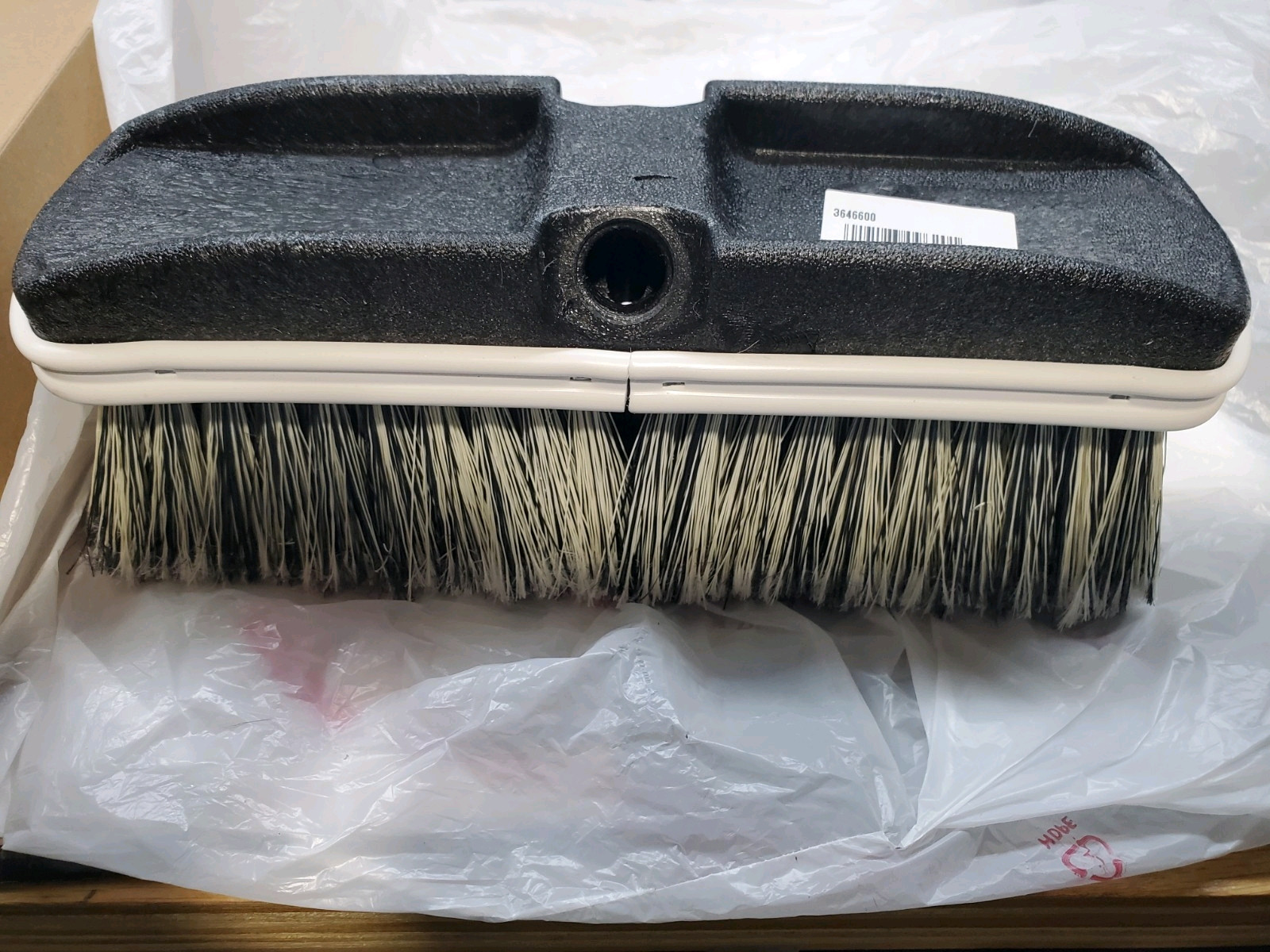 CARLISLE FLOPAK 10″ FLAGGED BRISTLE VEHICLE WASH BRUSH, FLOTHRU CAP ABLE 3646600