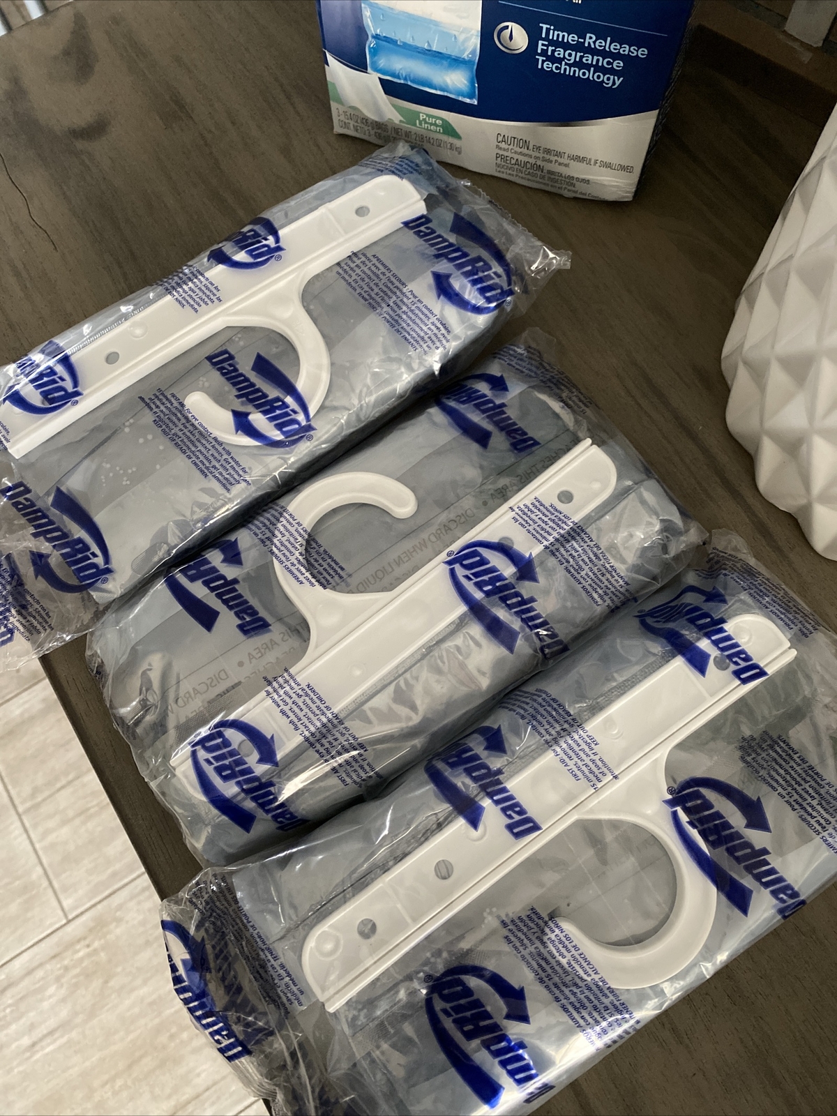 DAMPRID Hanging Moisture Absorber Bag Pure Linen 3 Bags NEW – Sealed Box