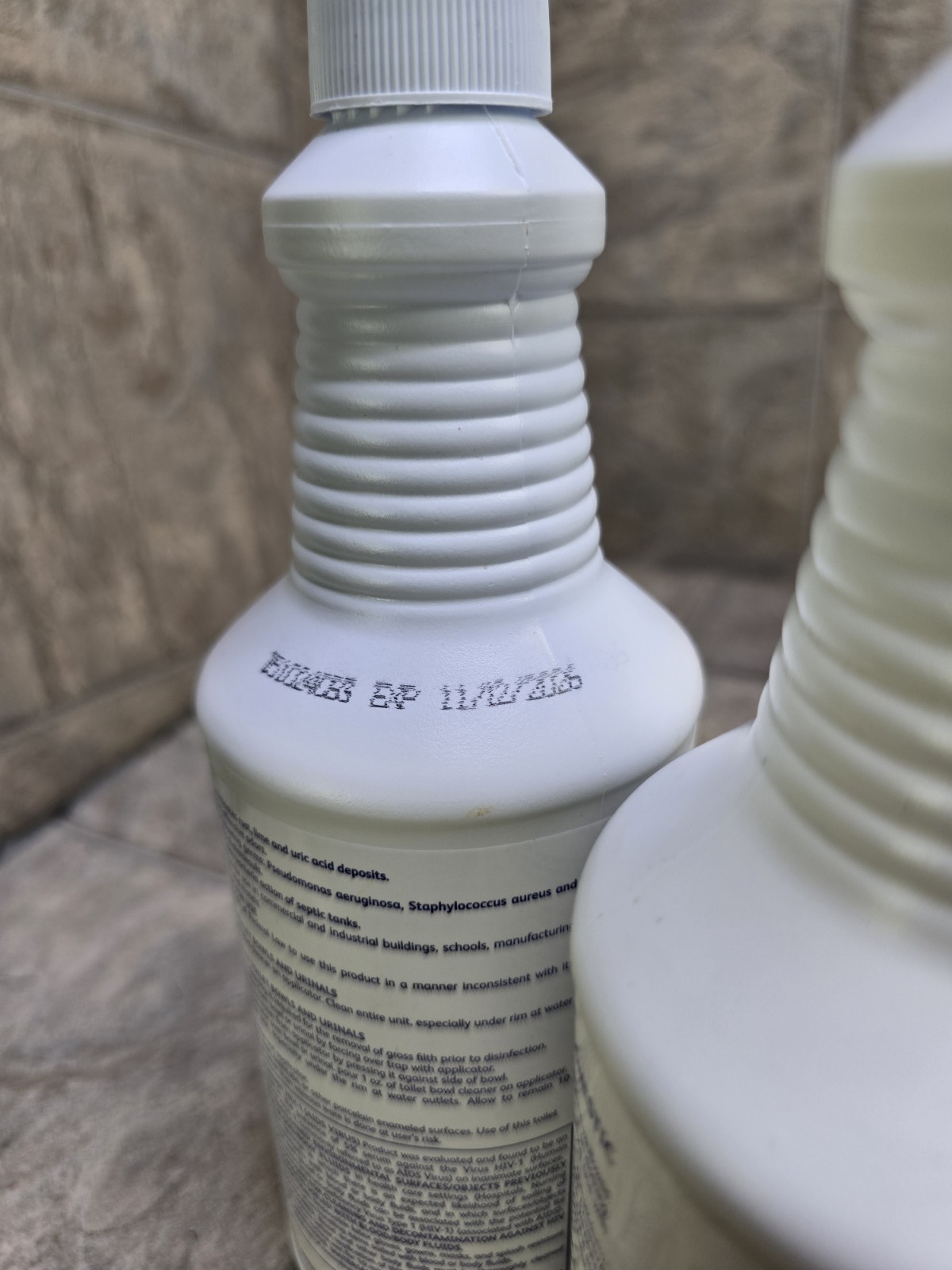 (3) Diversey Crew HEAVY DUTY Toilet Bowl Cleaner 32 oz. Ea. Exp 11/2026