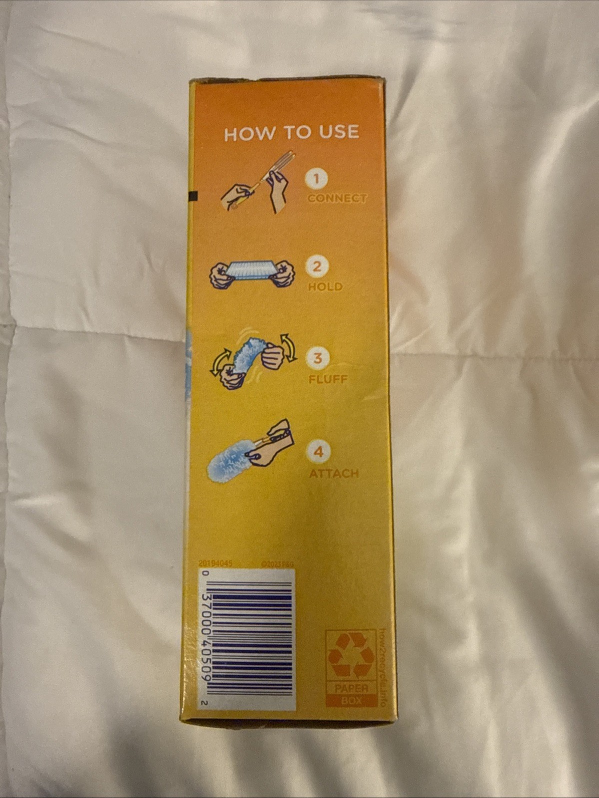 Swiffer Dusters Starter Kit, Kit Includes 1 Handle and 5 Dusters Brand New / Box