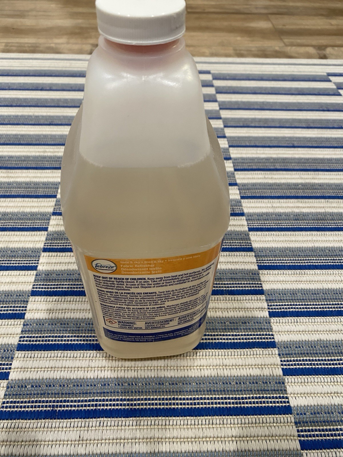 Febreze Fabric Refresher Concentrate 8-20 3.78L / 1 gal