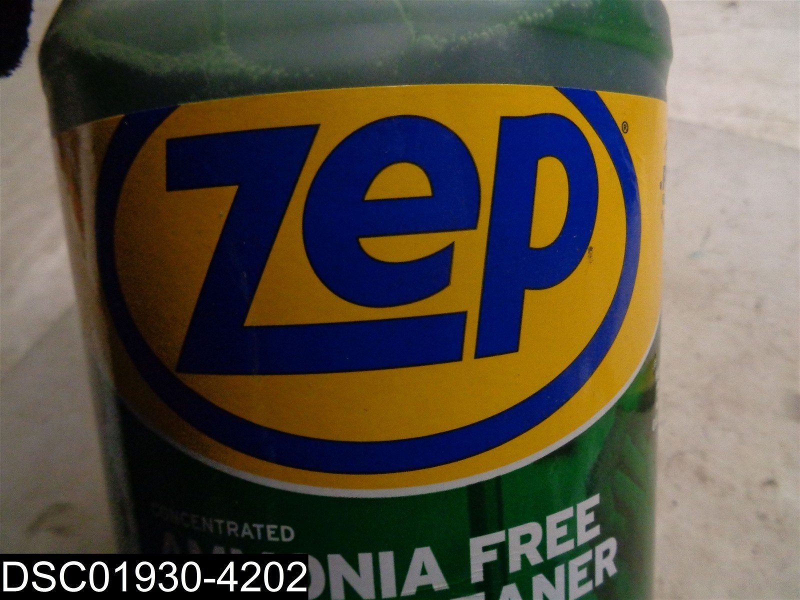 1 Gallon Zep ZU1052128 Concentrated Ammonia Free Glass Cleaner 021709009064