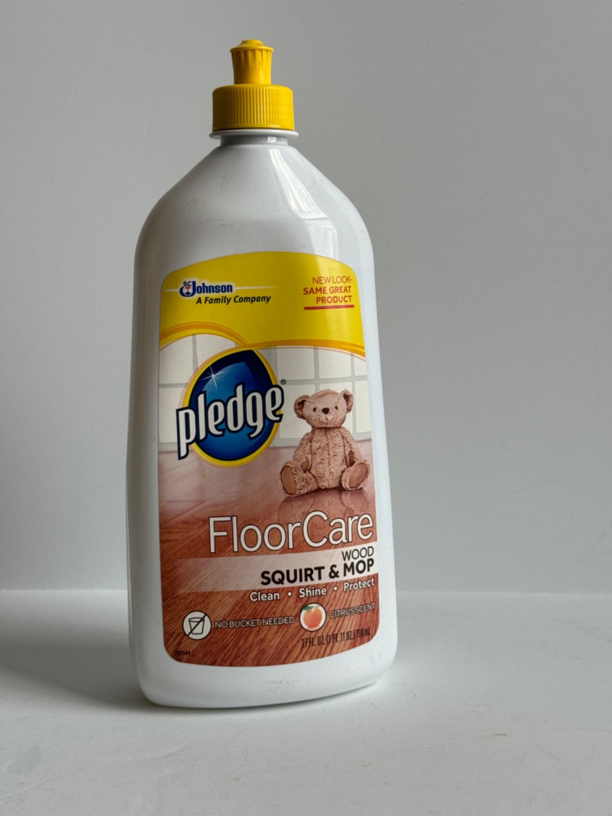 Pledge clean it Floor Care Squirt & Mop Citrus Scent Hardwood Cleaner 27 oz