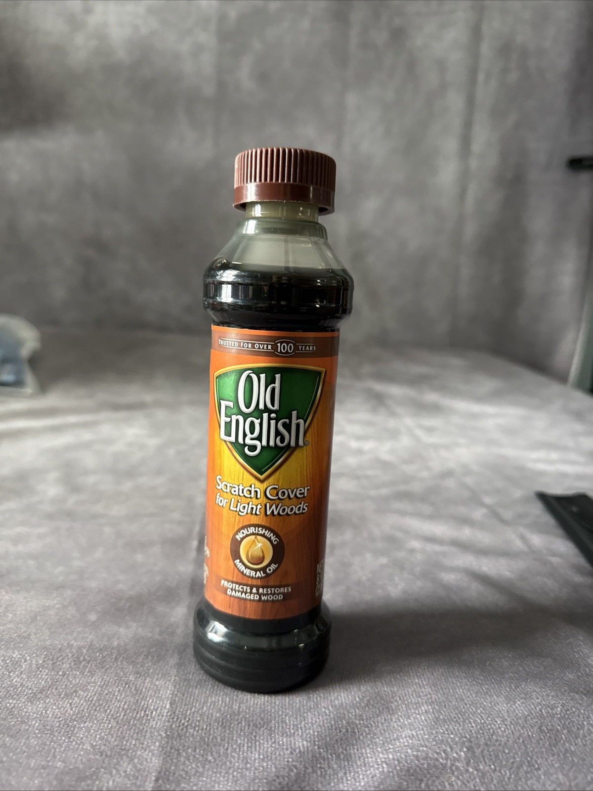 Old English Light Woods 8 -fl oz Wood furniture scratch cover