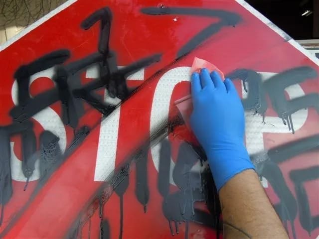 20 ct Pack- Safewipes Graffiti Remover Surface Cleaning Wipes