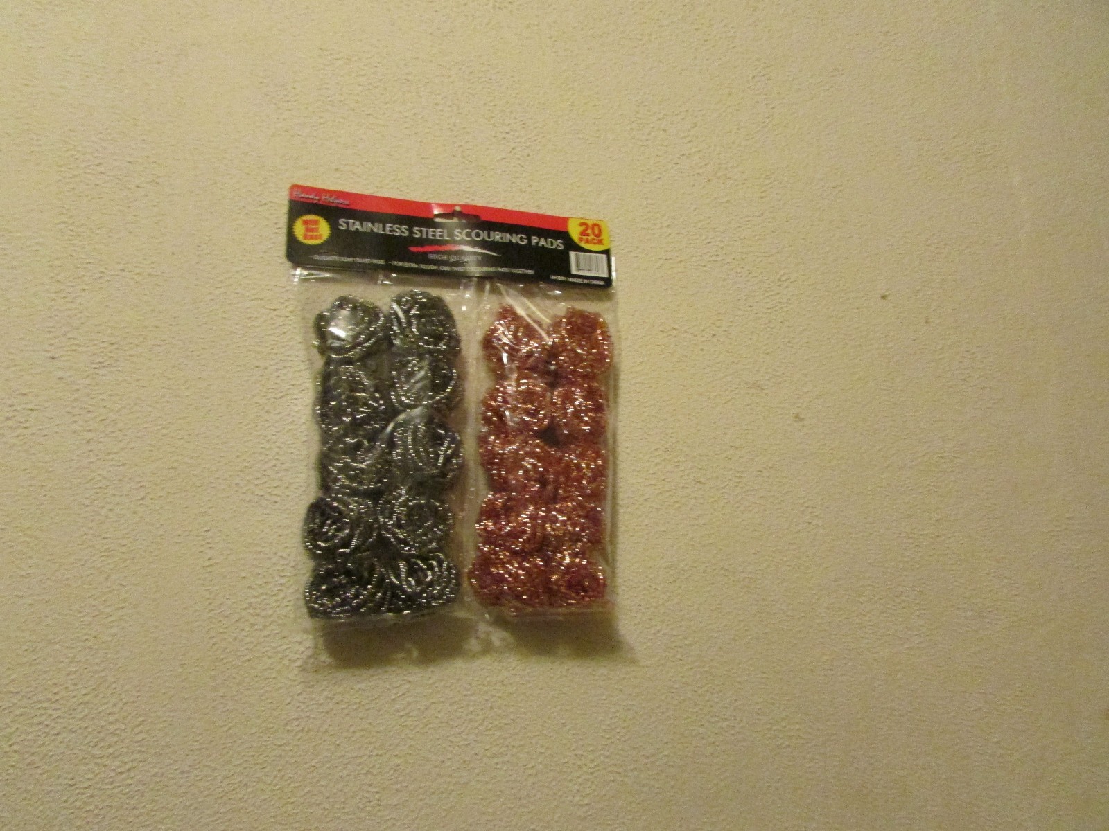 NEW PACKAGE OF 20 HANDY HELPER STAINLESS STEEL SCOURING PADS. SOAP/RUST FREE