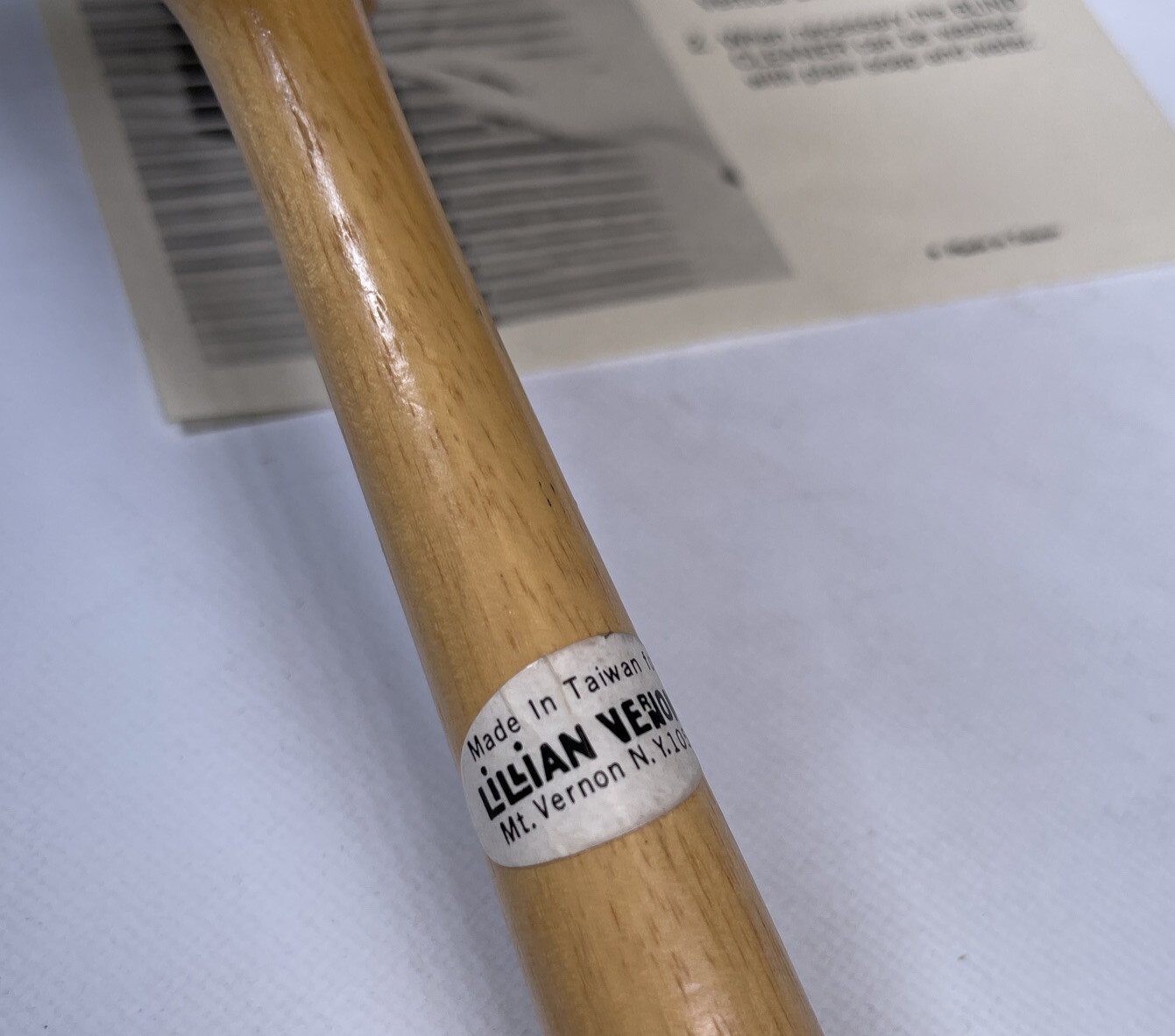 LILLIAN VERNON Vintage Blind Cleaner Wood Handle Made in Taiwan