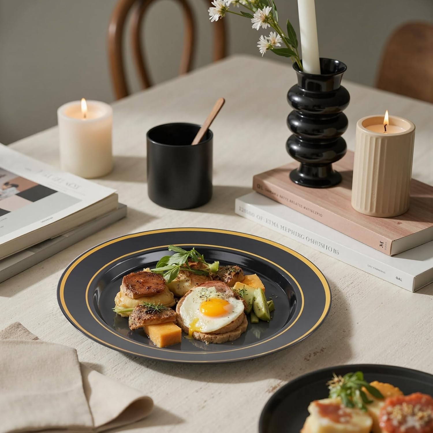 bUCLA 200PCS Black and Gold Plastic Plates – 6.25inch Black with Gold Rim Disp