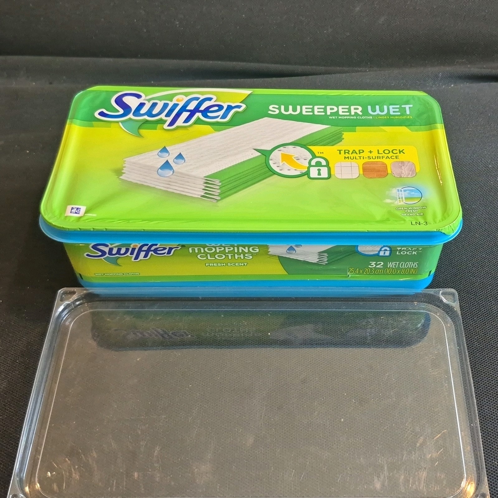 Swiffer Sweeper Wet Refills,(32 Count) Fresh Scent Trap and Lock Multi Surface