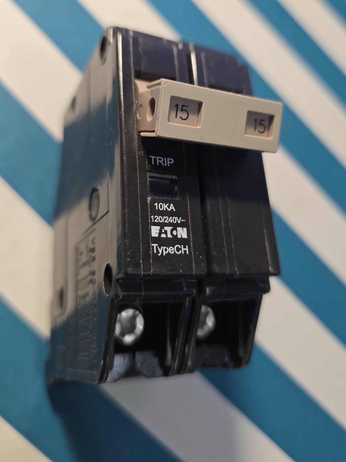 Eaton CHF215 15 Amp Double Pole 240V Plug-In Standard Trip Circuit Breaker.NEW