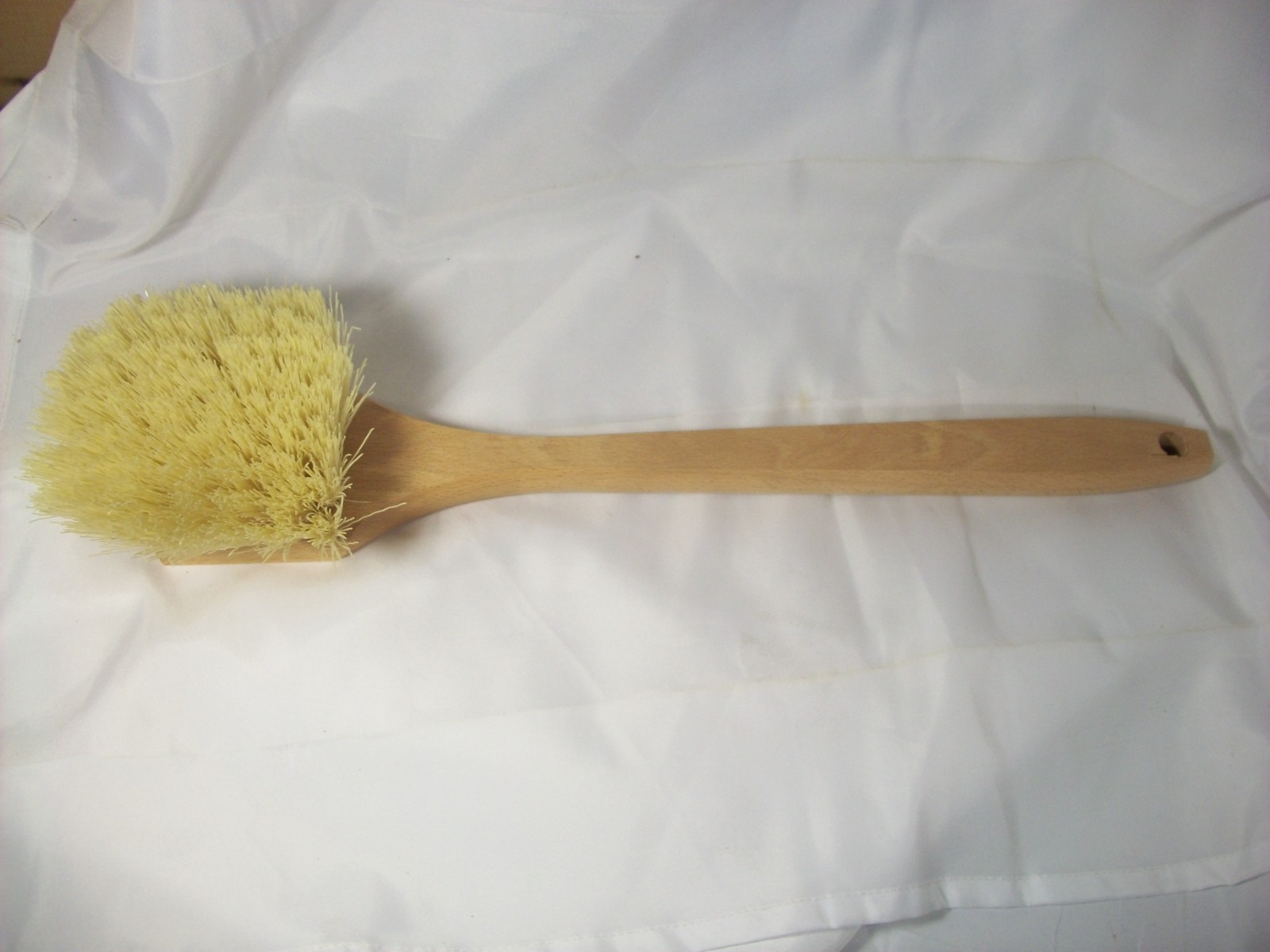 Long Handle Scrub Brush (18″ Handle) Nylon Fiber Brush (1 Each)