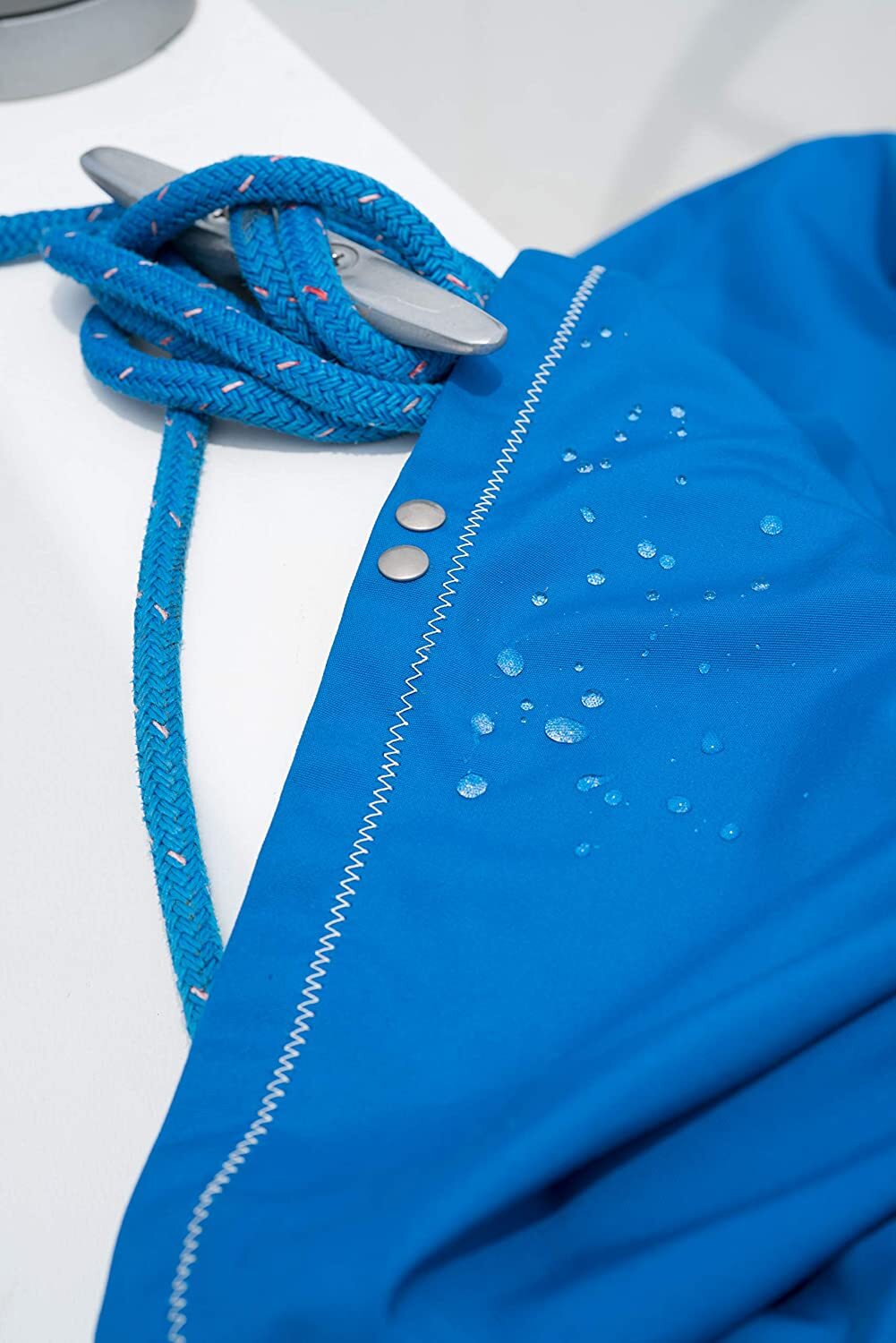 303 Marine Fabric Guard Restores Water Stain Repellency to Factory New Levels 1