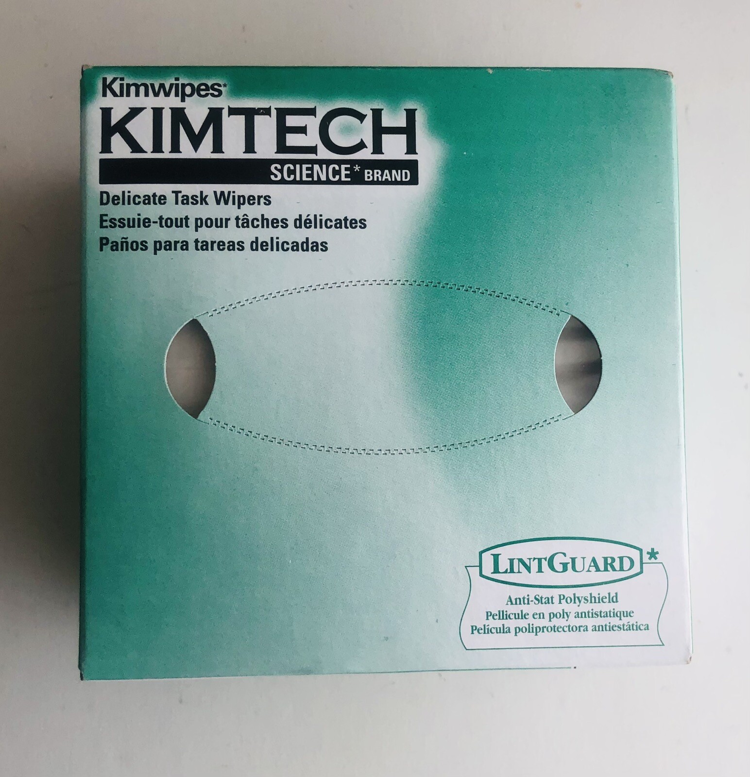 KIMTECH SCIENCE 34155 Delicate Task Wipes -WHITE 4.4″ x 8.4″ (2 Box of 280)