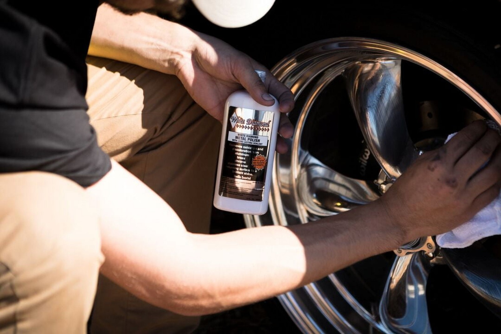 Metal Polish with Long Lasting Sealant, 12 FL. Oz.