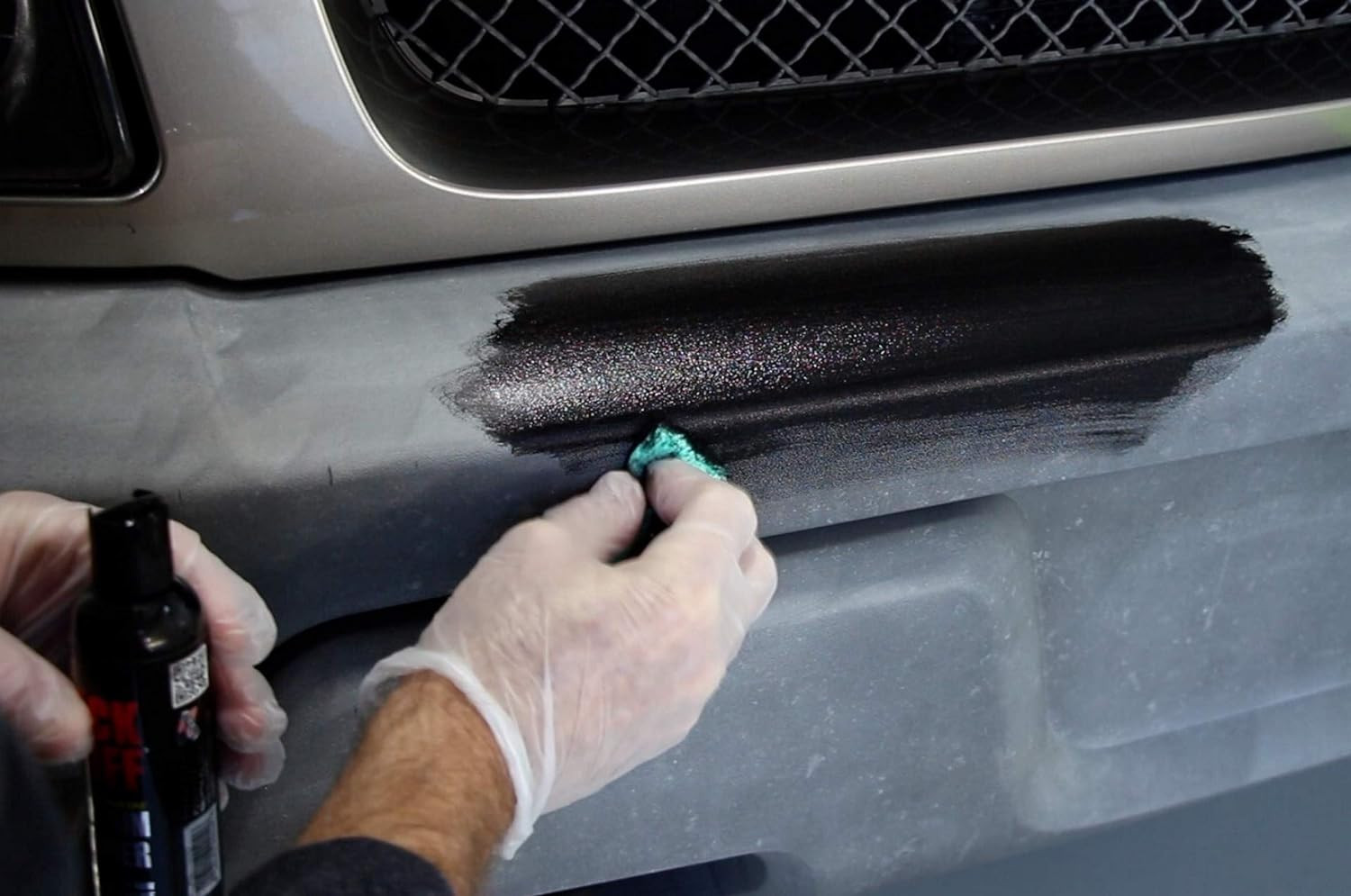 Black Plastic Restorer – Instantly Restore Your Faded or Damaged Black Plastic T