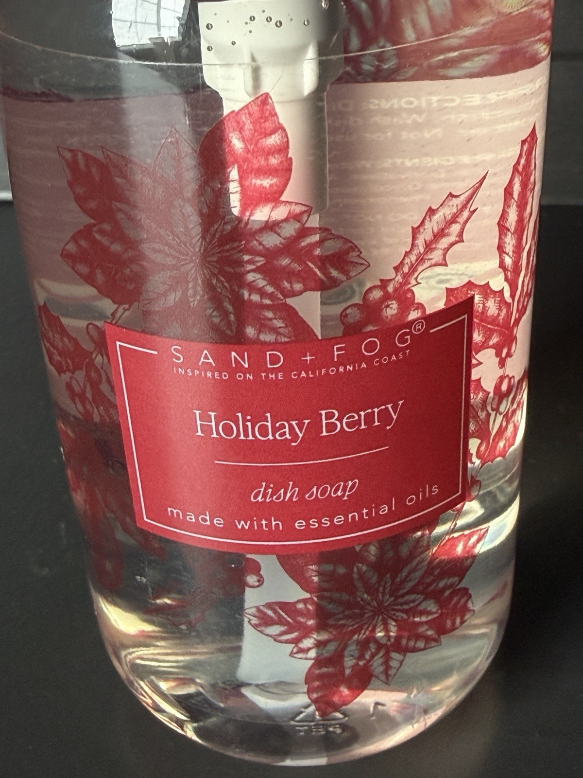 Sand + Fog Holiday Berry Dish Soap Pump 10.14 fl oz