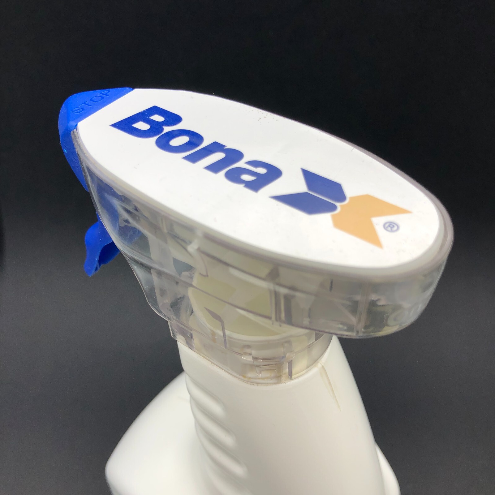 Bona Hardwood Floor Cleaner Spray 32 Ounce Spray Bottle with Easy Grip Neck
