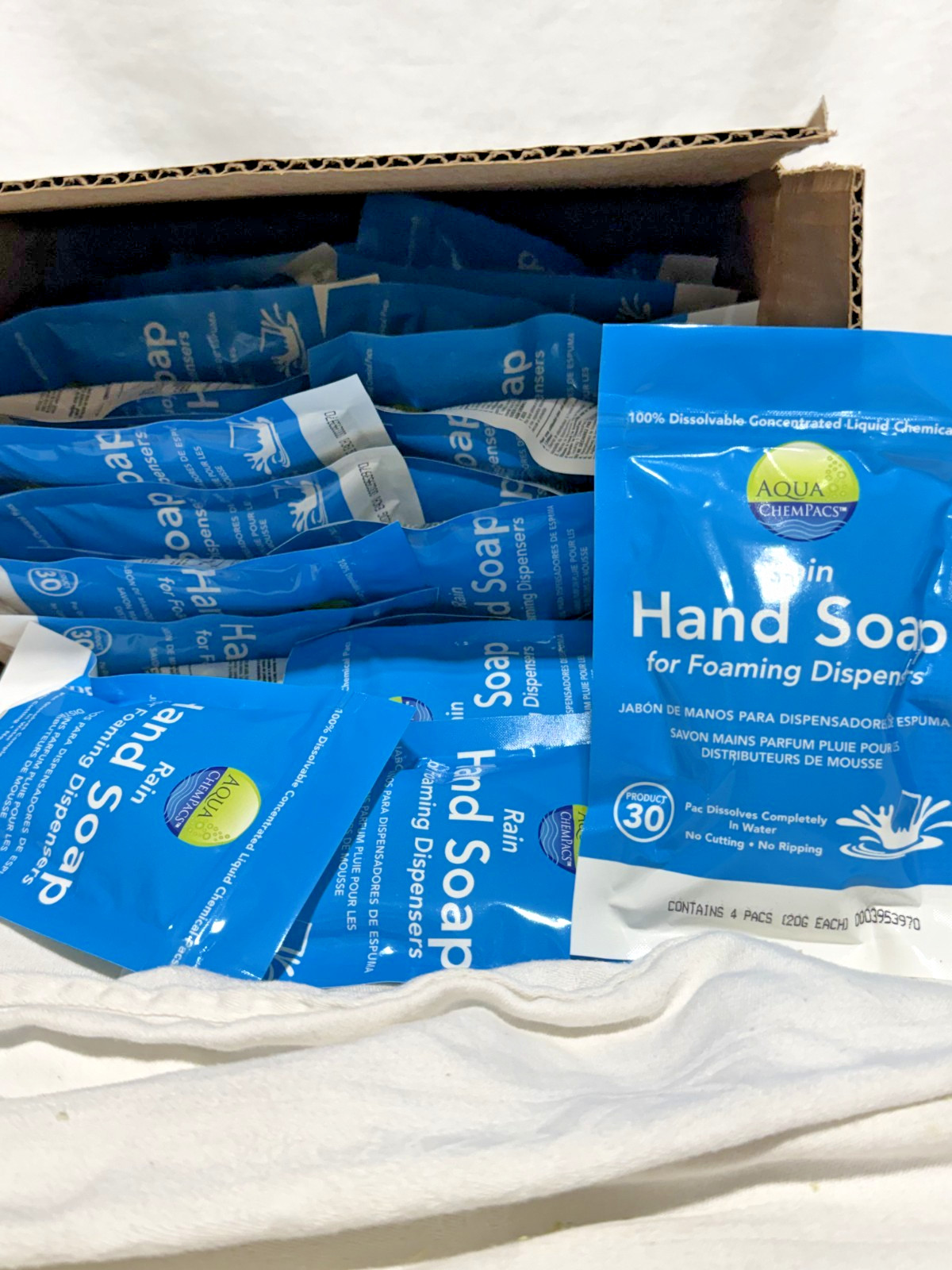 50 Bags Aqua ChemPacs Rain Foam Hand Soap 9321264 Dissolvable Pods Case 200 Pack