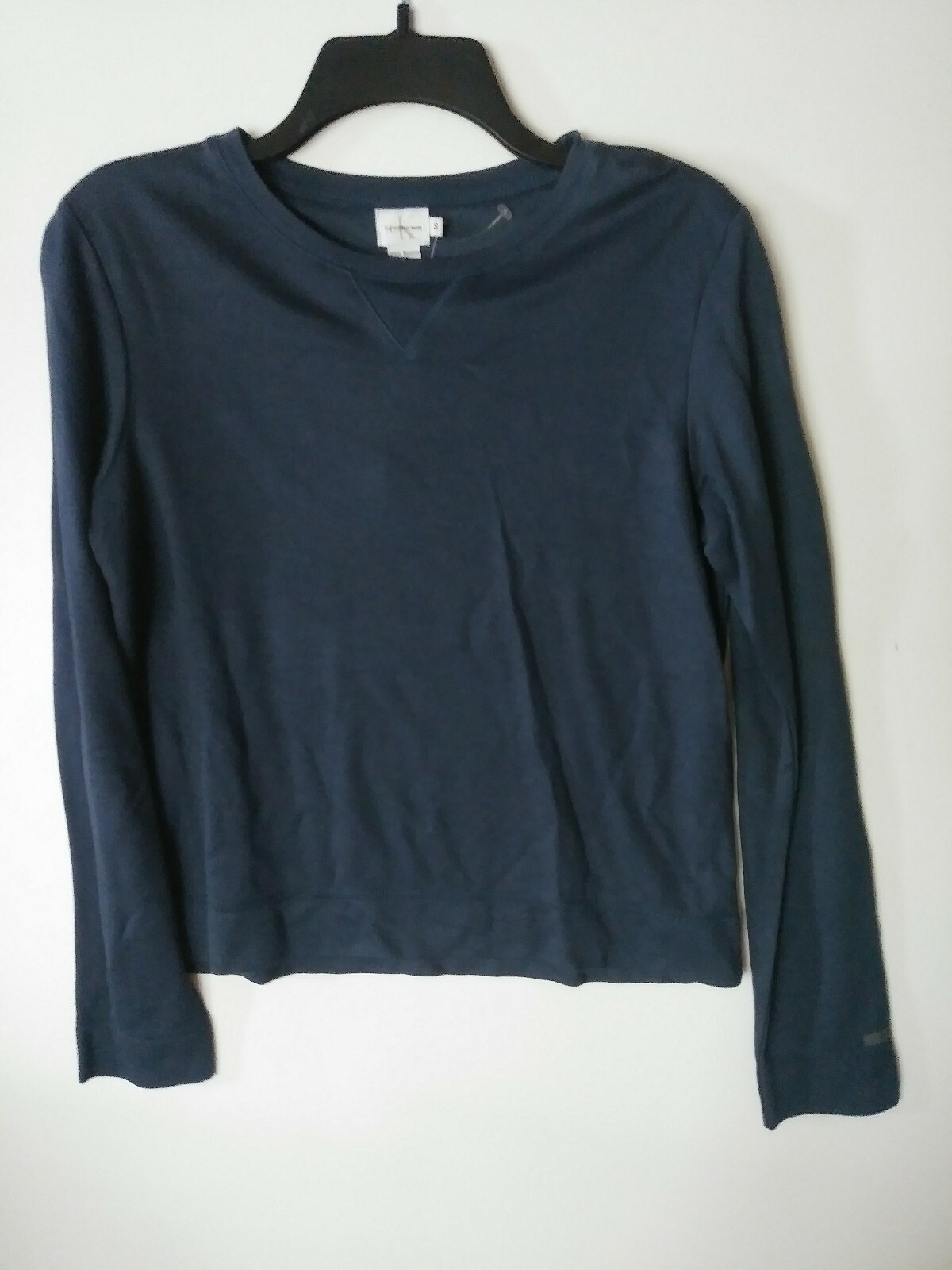 CALVIN KLEIN WOMEN’S VINSERT CREWNECK SIZE MEDIUM BLUE TOP NWT RETAIL $44.00 VGC