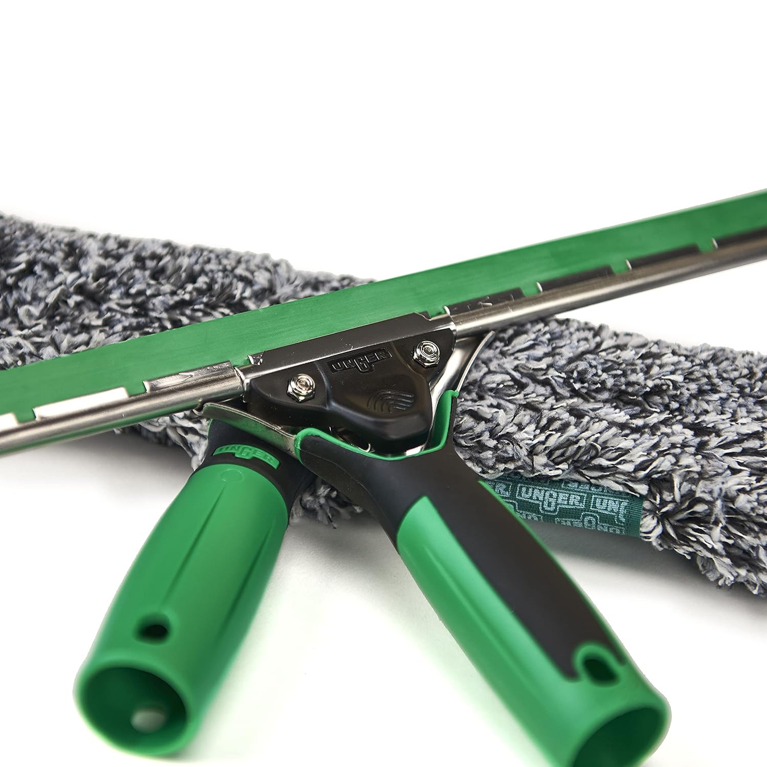 Unger Commercial Window Cleaning Kit – 3-In-1 Starter Set with 14″ Squeegee, Mic