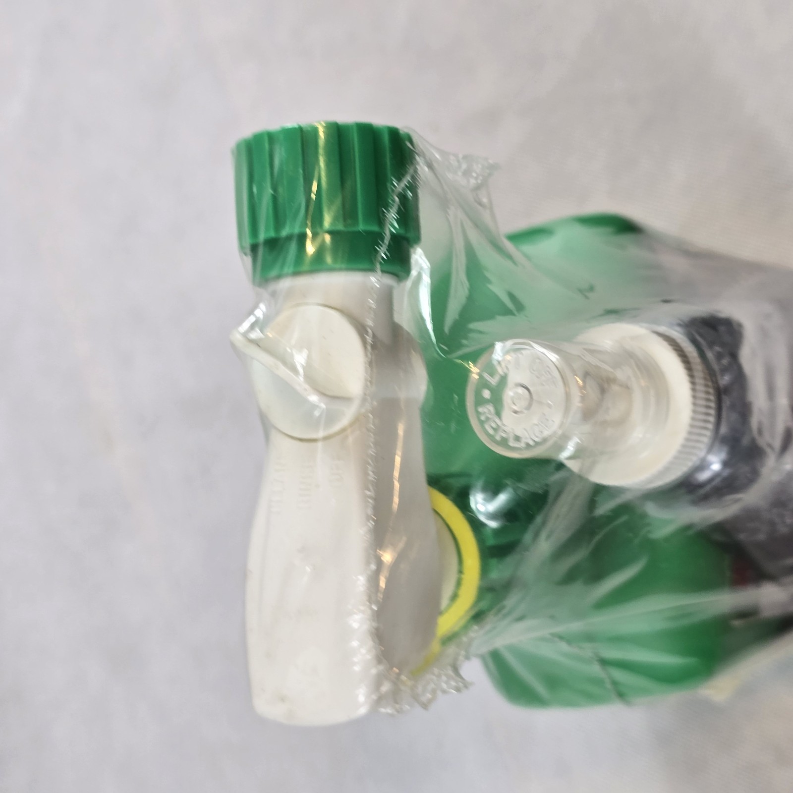 Vintage Windex OUTDOOR Glass Cleaner Hose Spray With Mountain Berry Combo