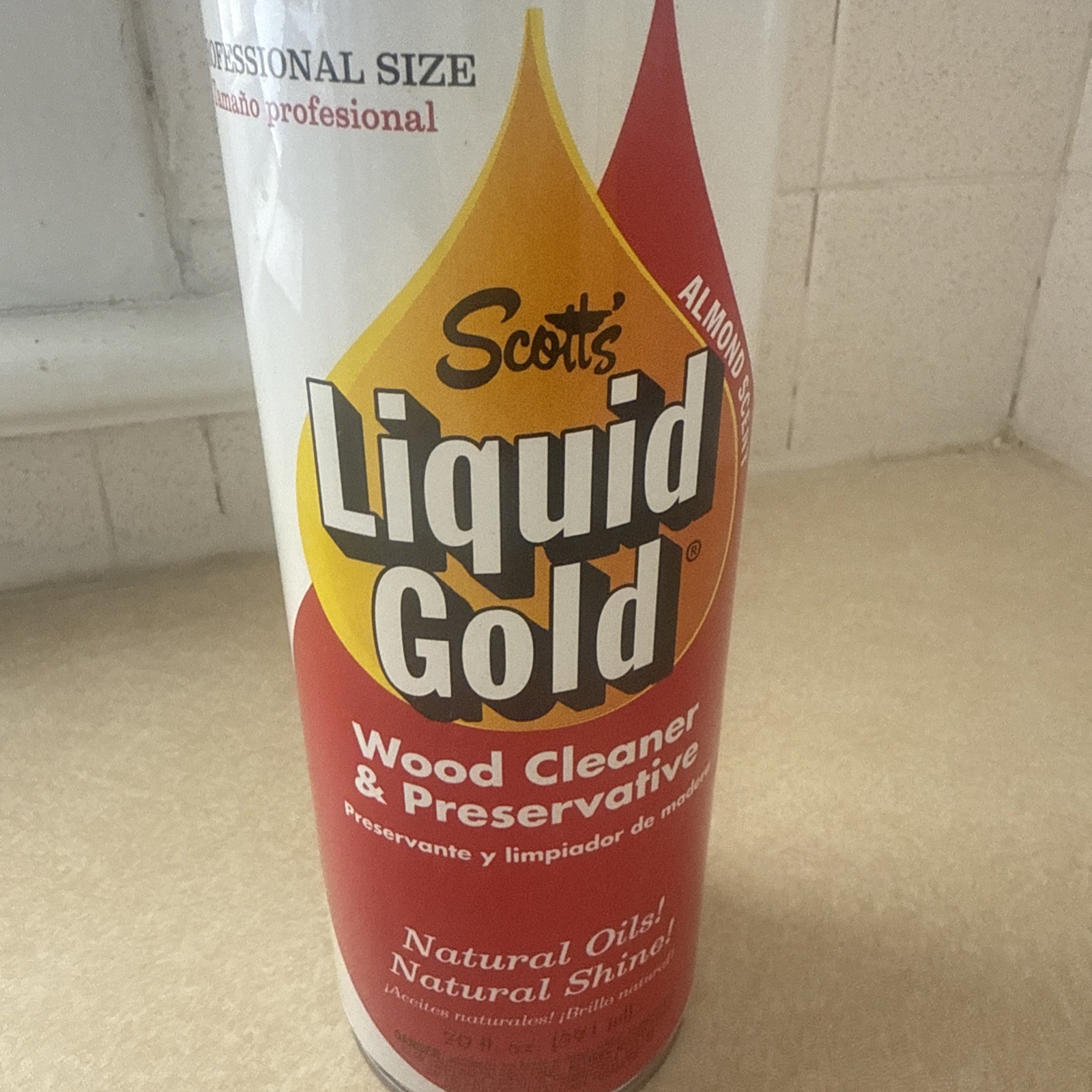 Scott’s Liquid Gold Pourable Spray Wood Care Furniture Polish and Cleaner 20oz